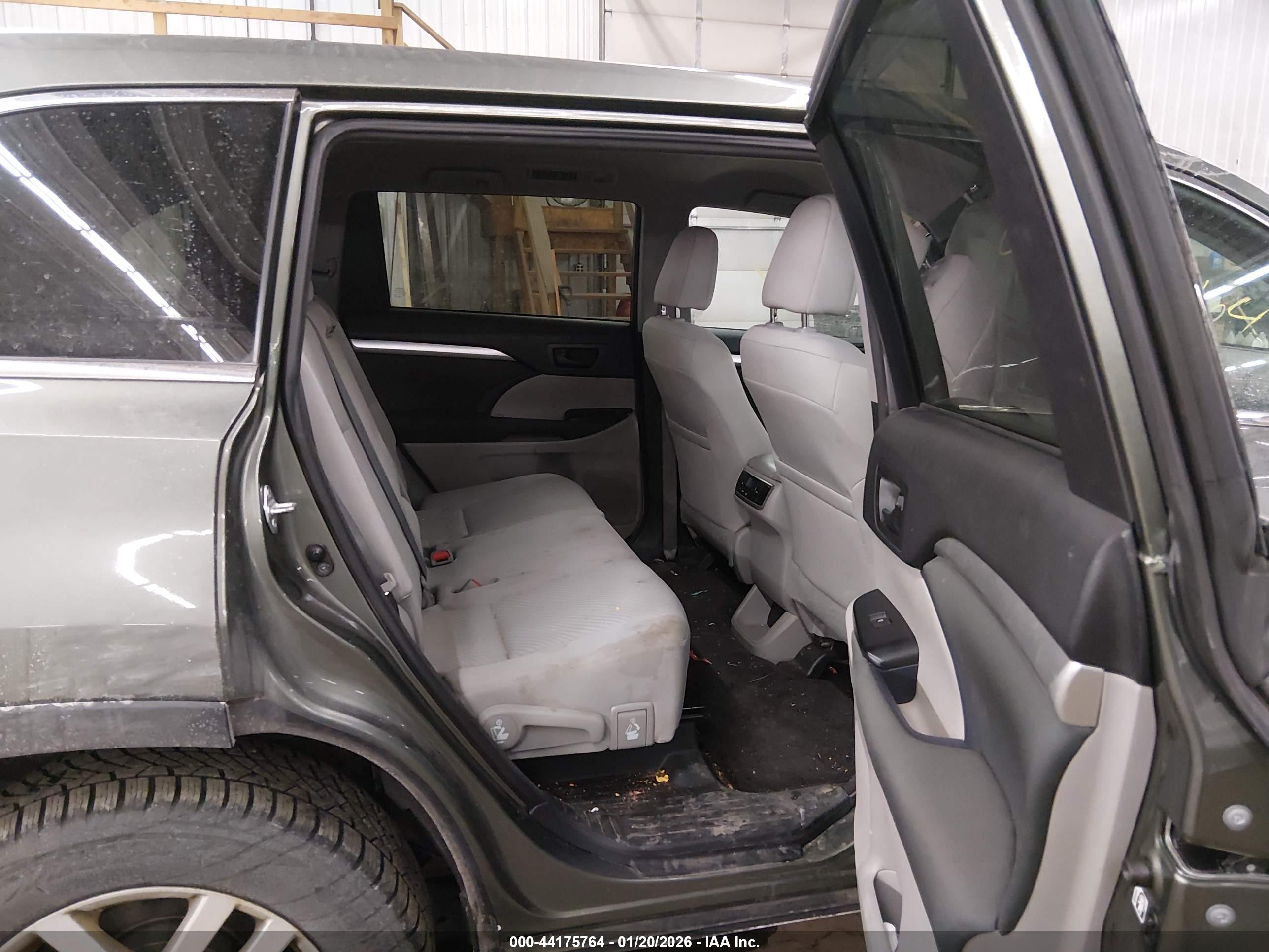 TOYOTA HIGHLANDER image 8