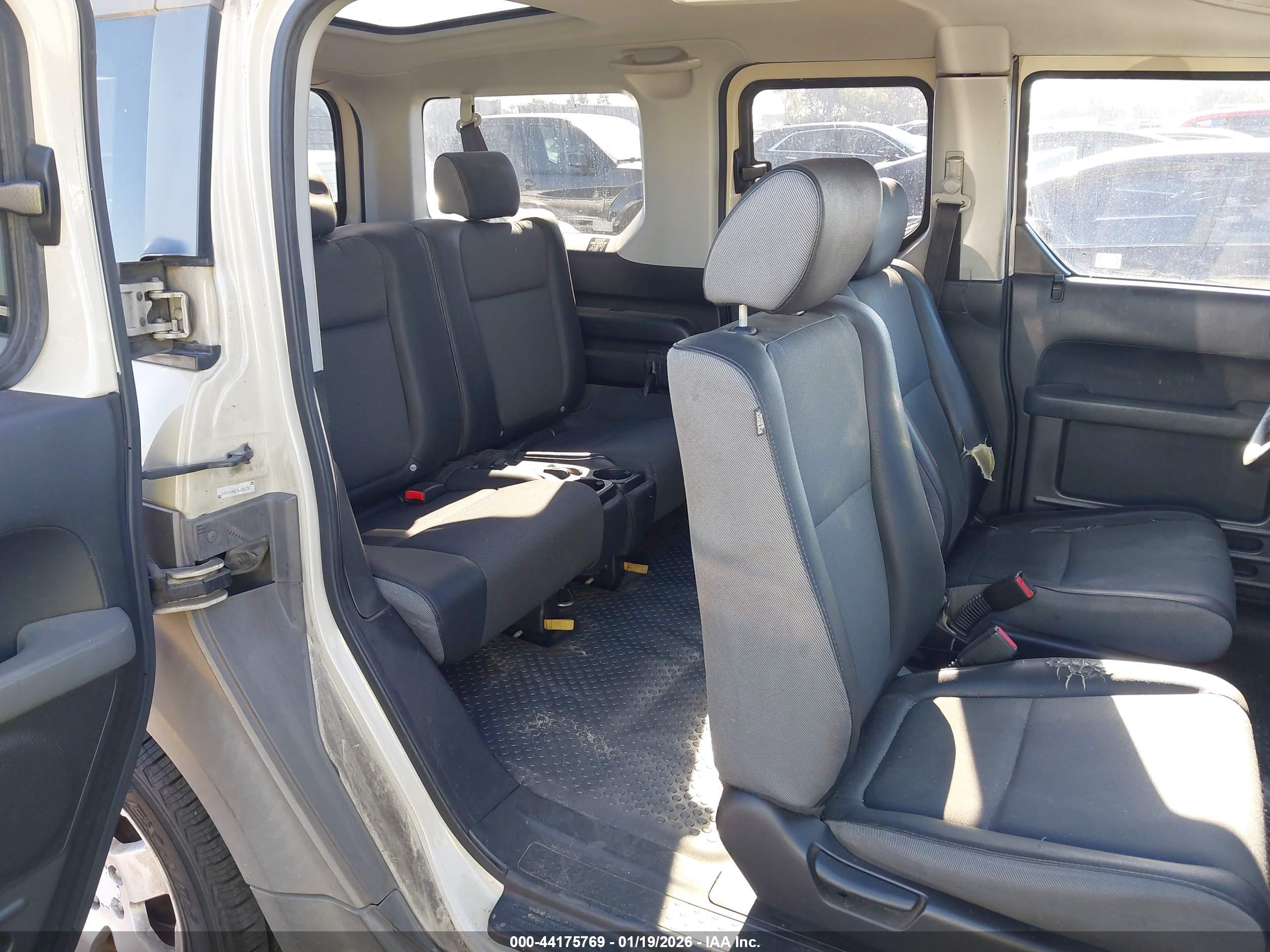 HONDA ELEMENT image 8