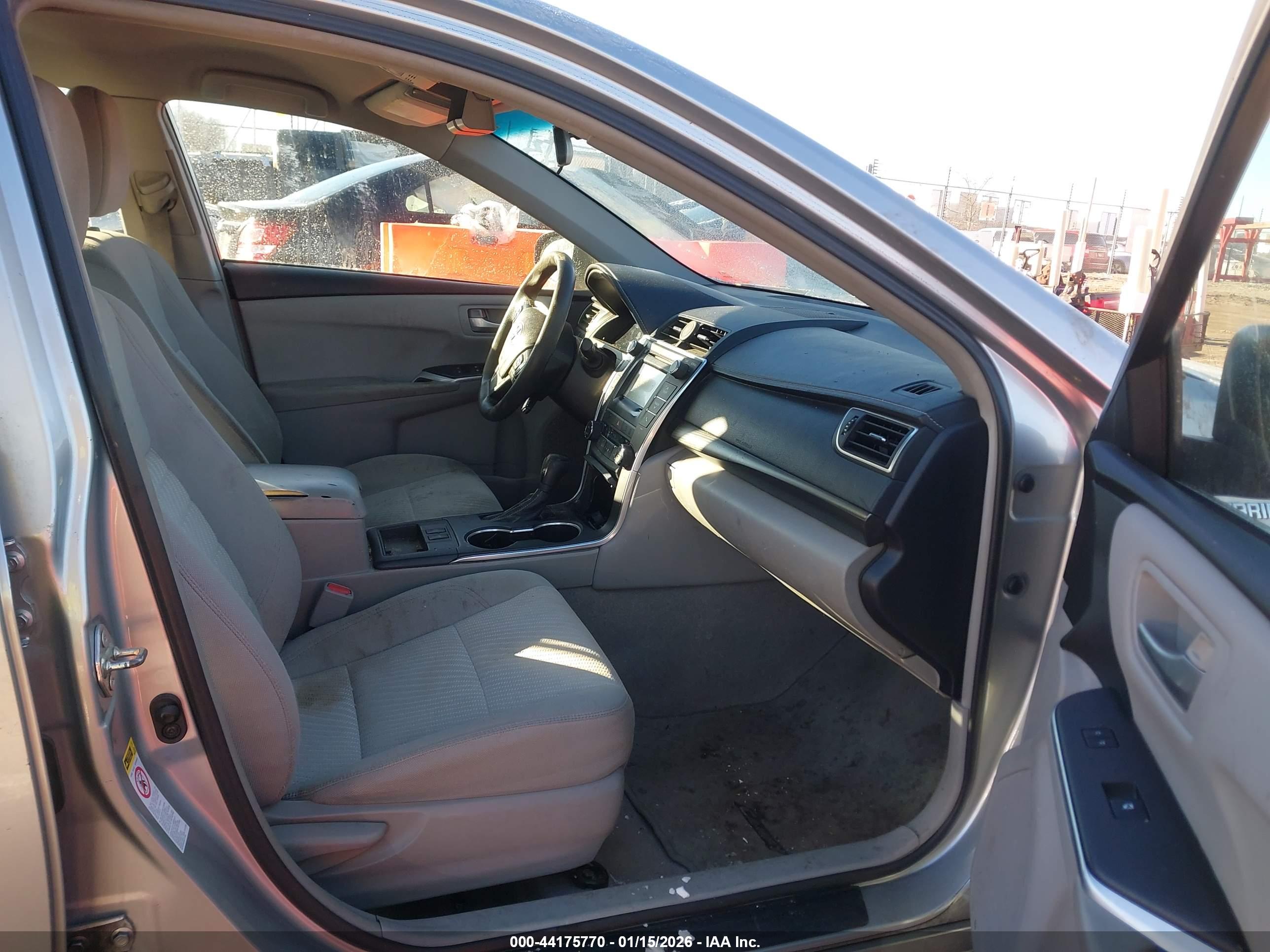 TOYOTA CAMRY image 5