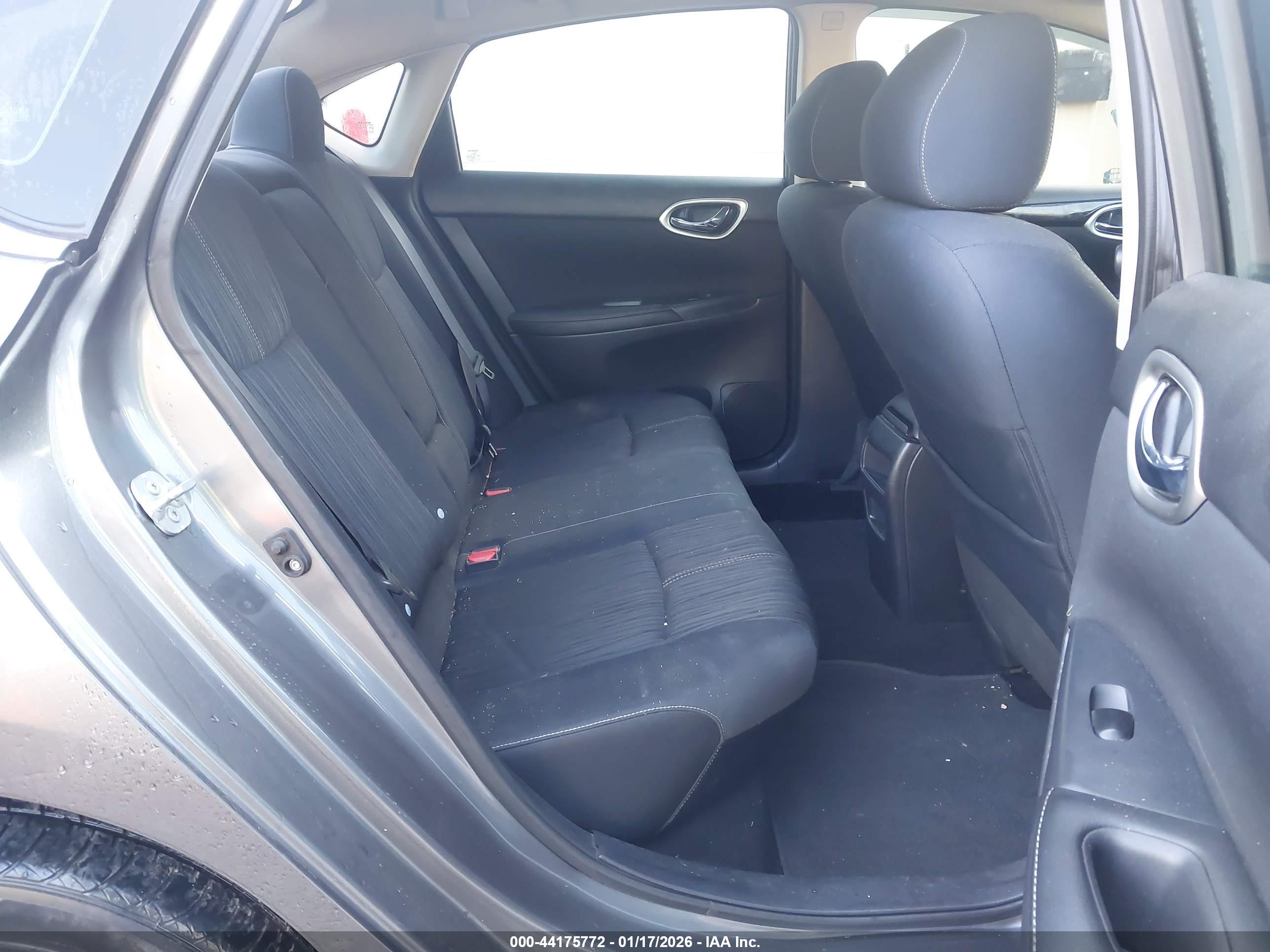 NISSAN SENTRA image 8