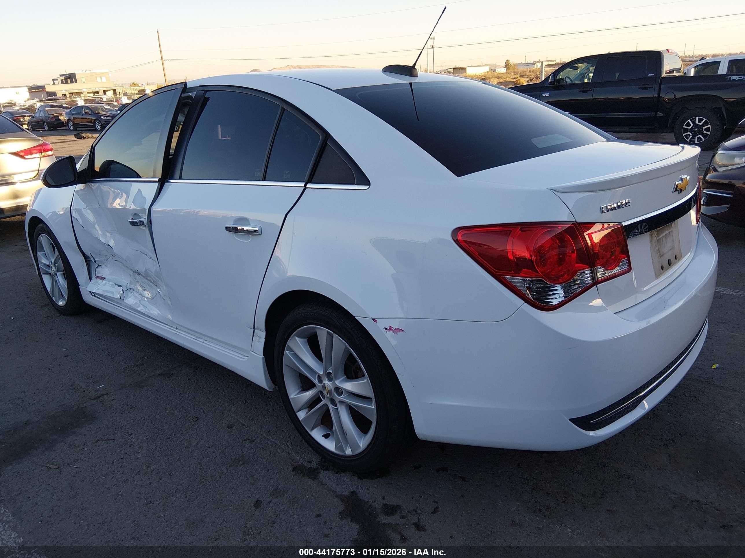 CHEVROLET CRUZE image 3