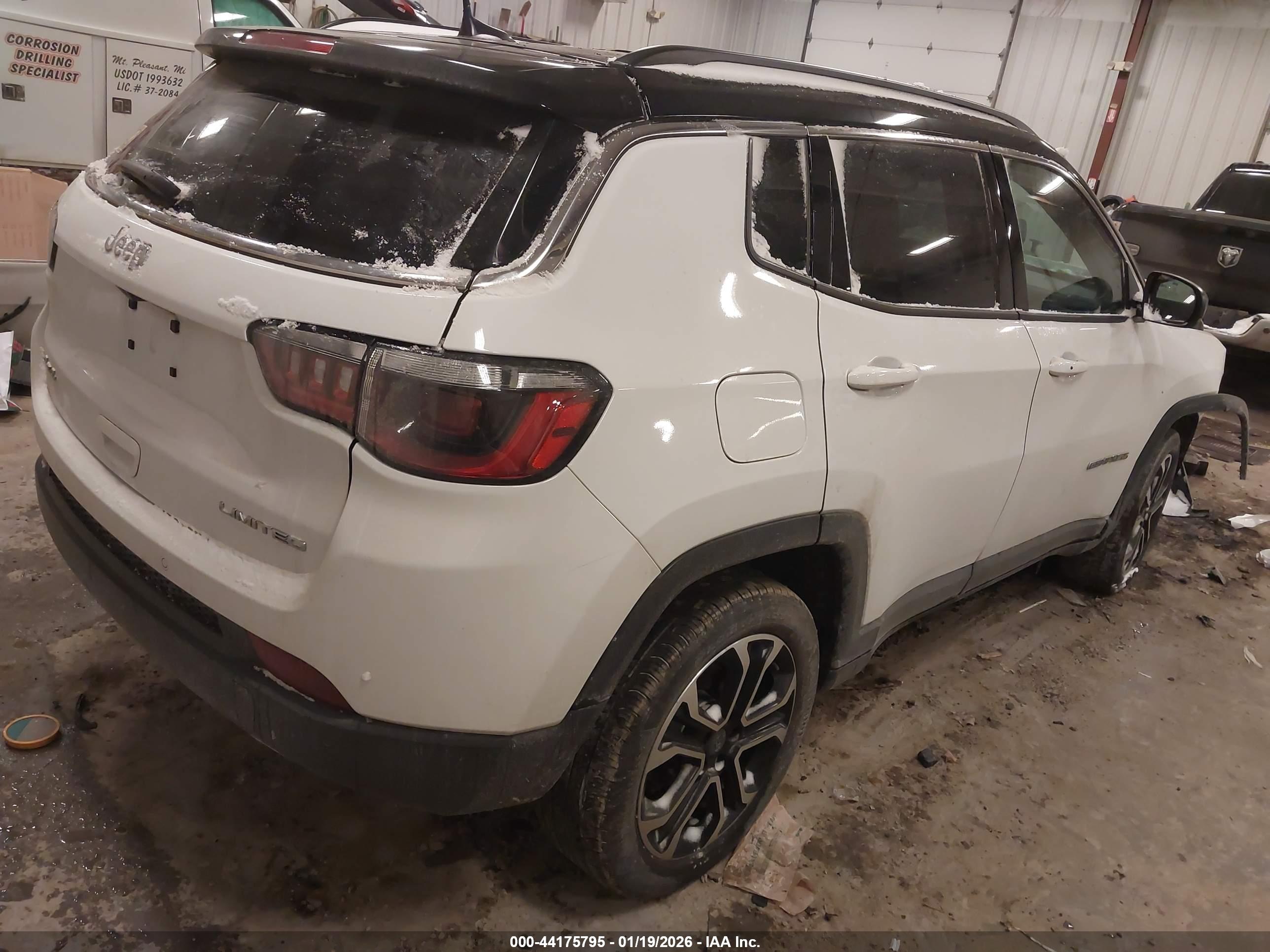 JEEP COMPASS image 4