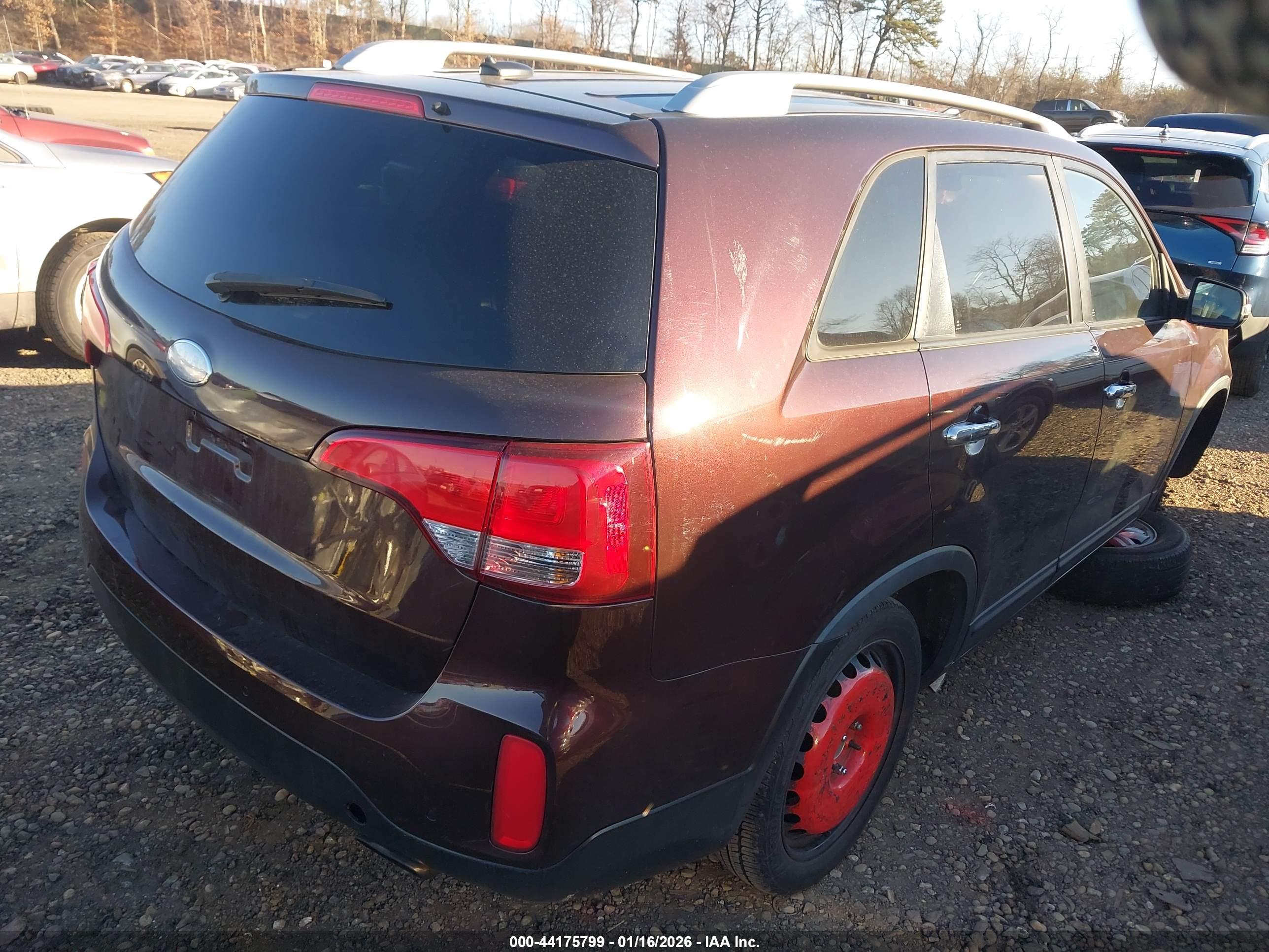 KIA SORENTO image 4