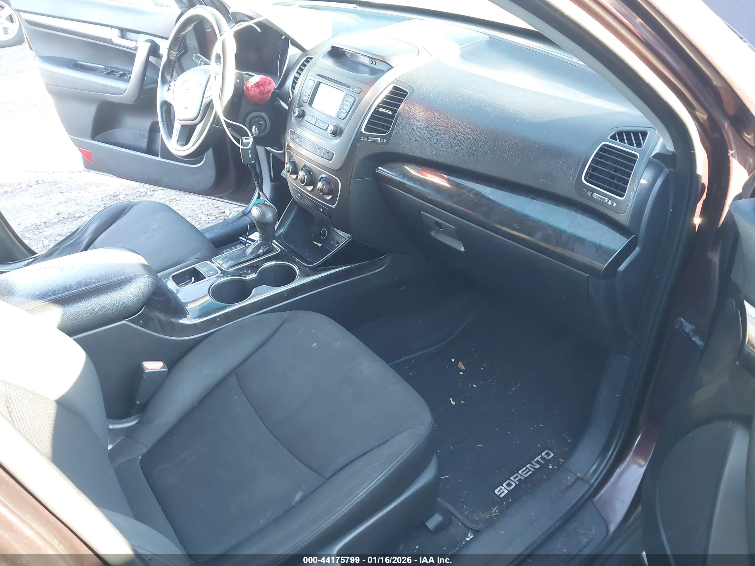 KIA SORENTO image 5