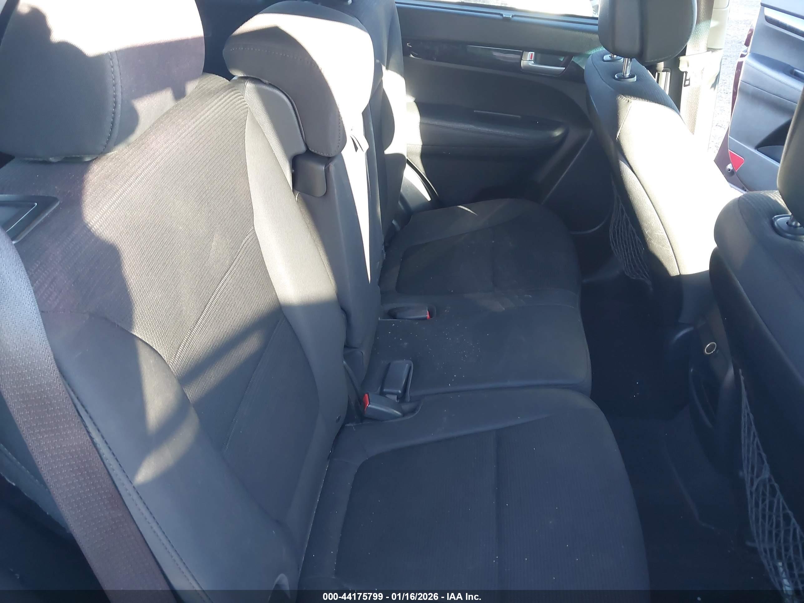 KIA SORENTO image 8
