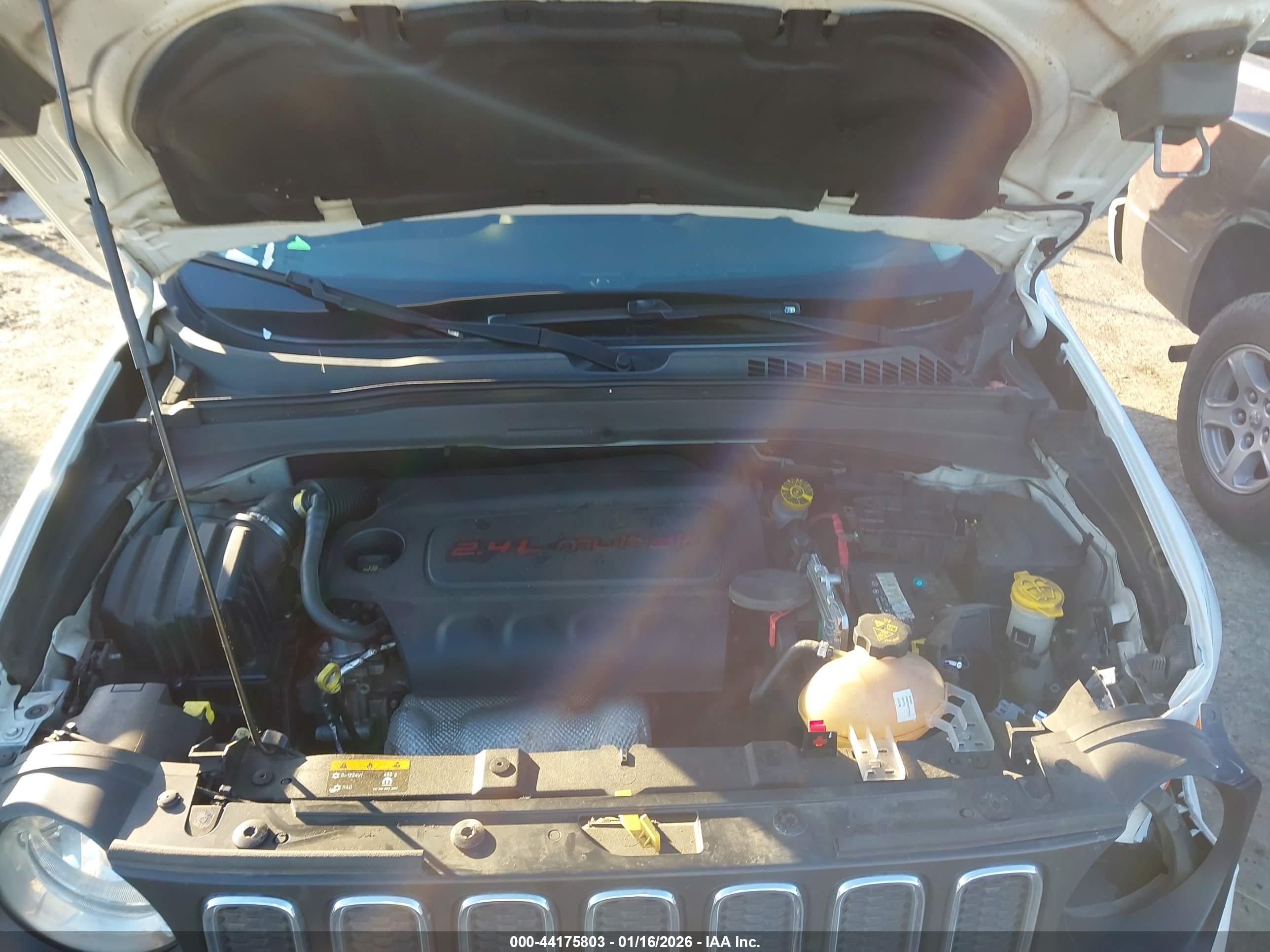JEEP RENEGADE image 10