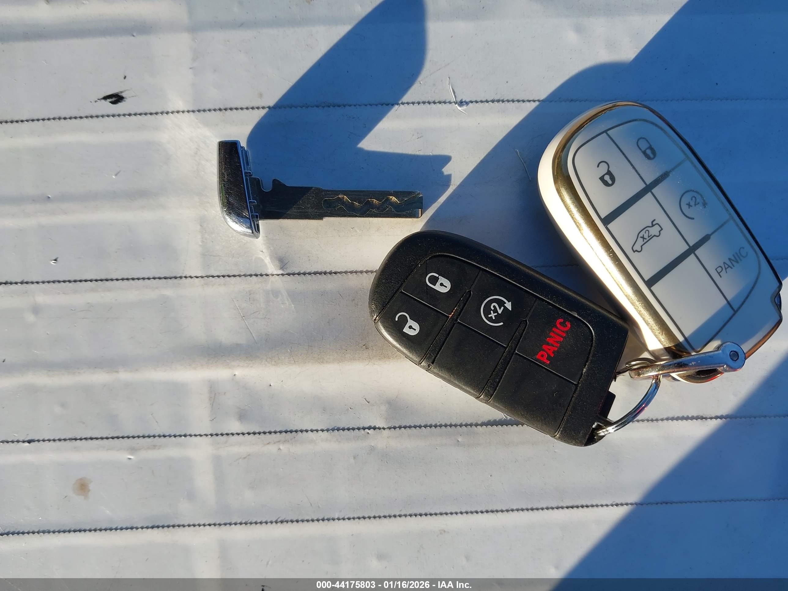 JEEP RENEGADE image 11