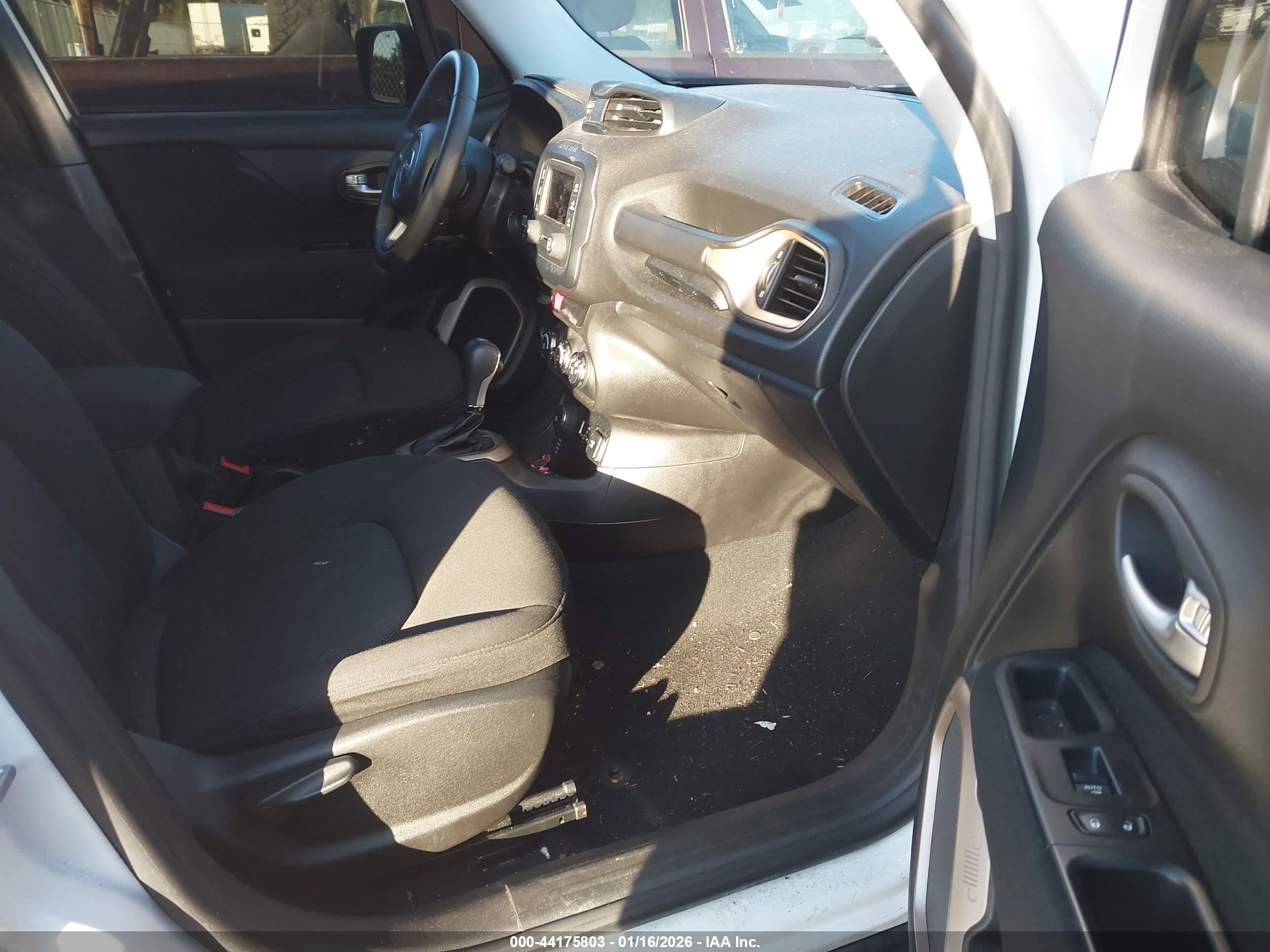 JEEP RENEGADE image 5