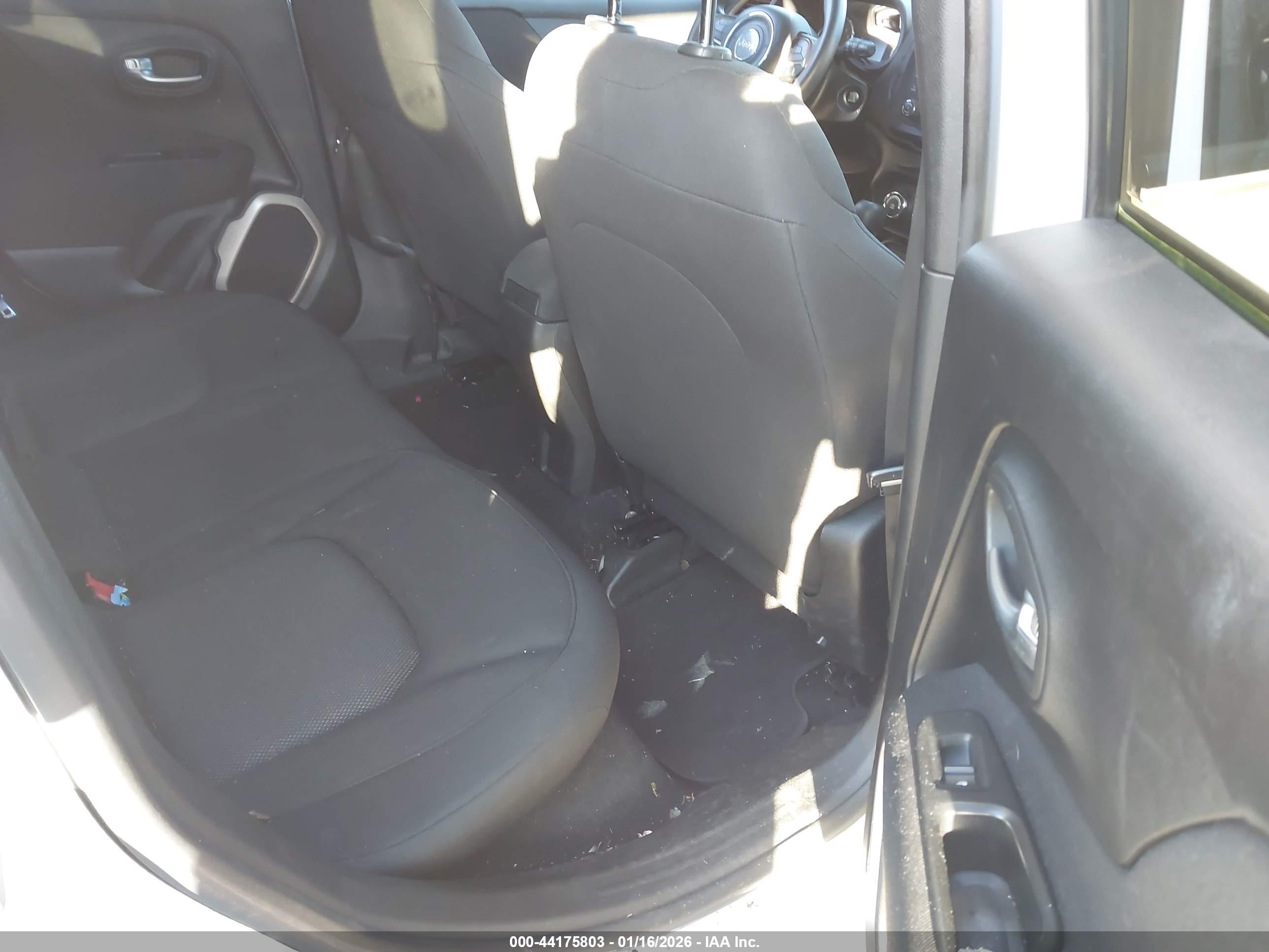 JEEP RENEGADE image 8