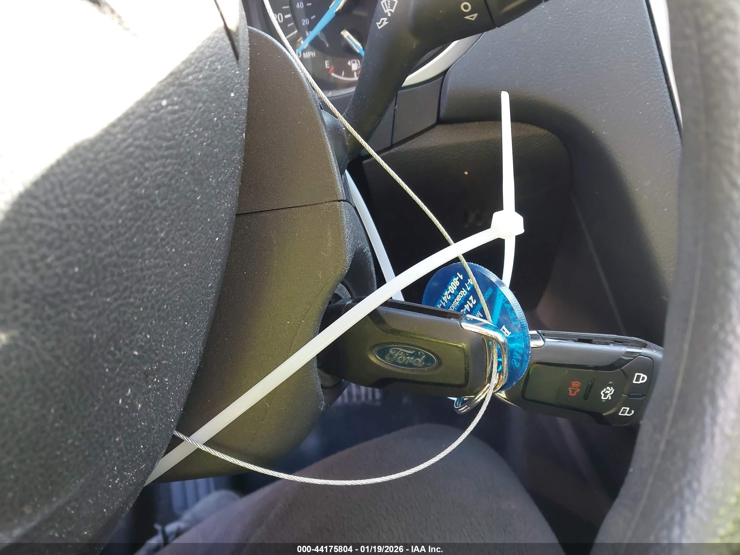 FORD FUSION image 11