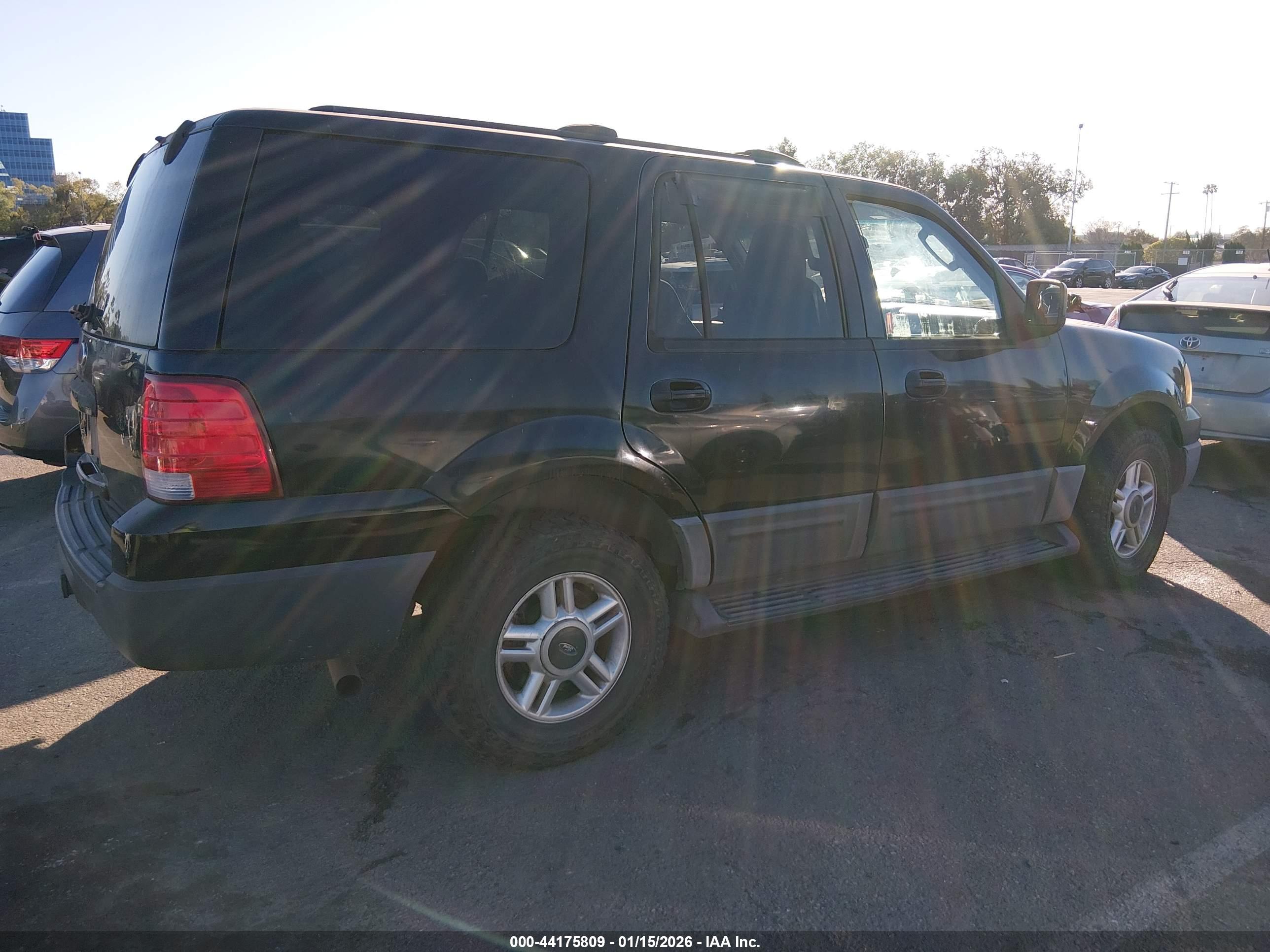 FORD EXPEDITION image 4