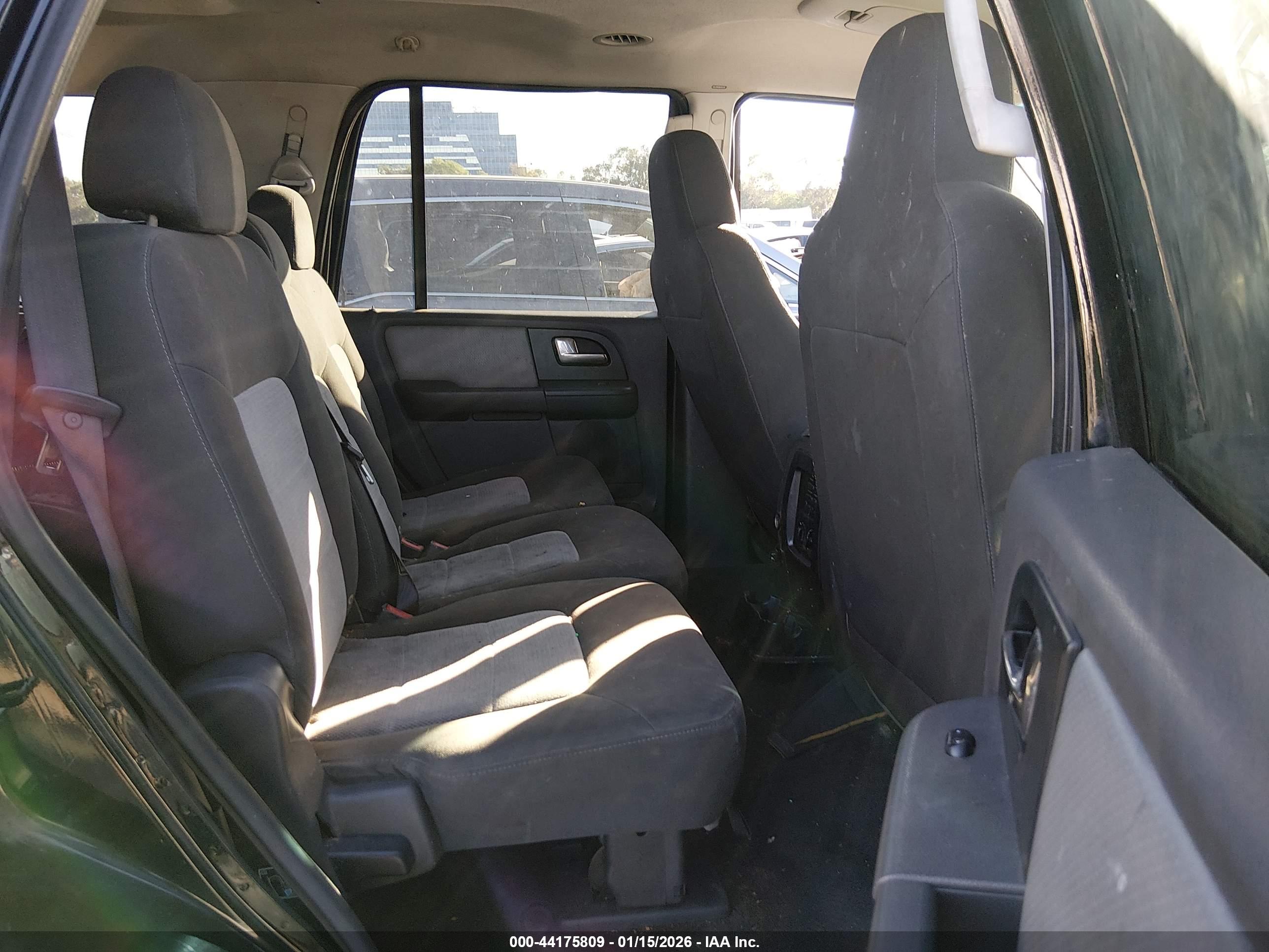 FORD EXPEDITION image 8
