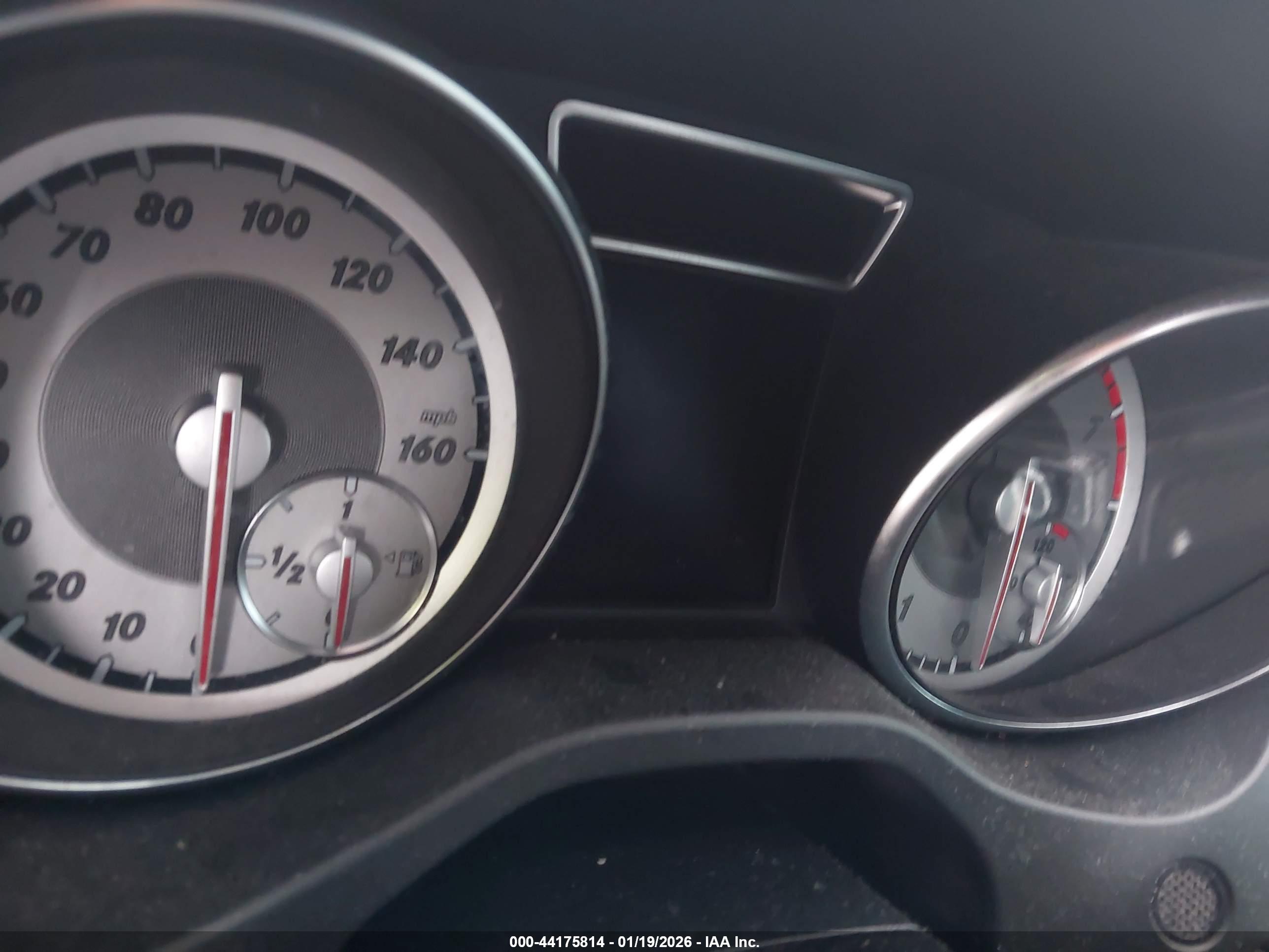 MERCEDES-BENZ CLA image 7