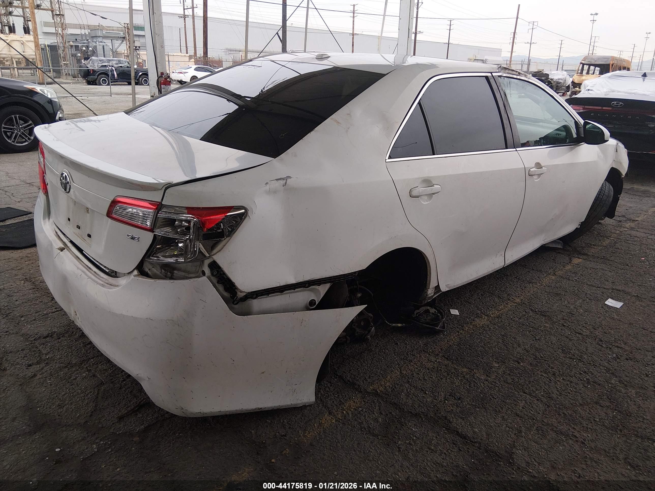 TOYOTA CAMRY image 4