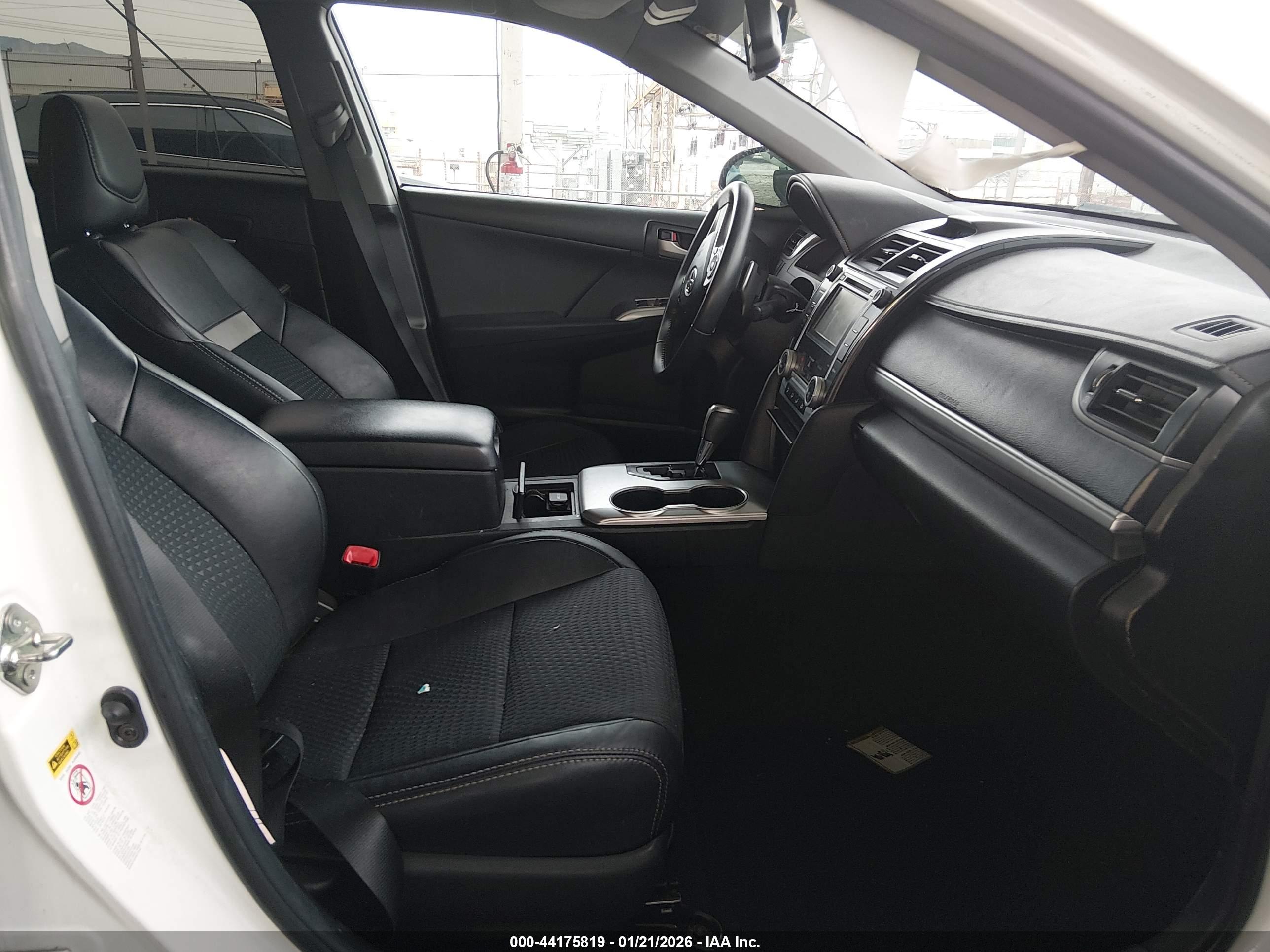 TOYOTA CAMRY image 5