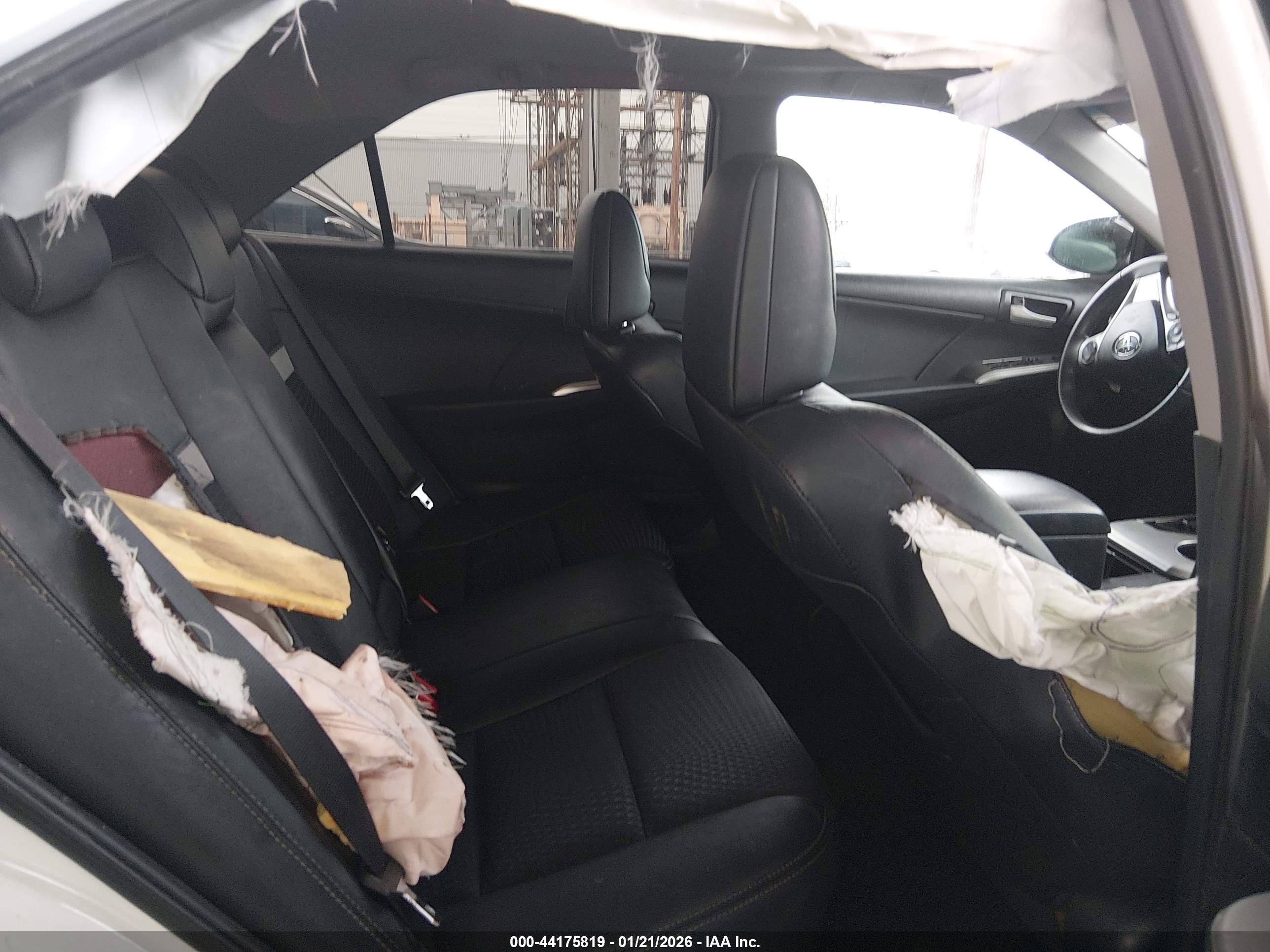 TOYOTA CAMRY image 8