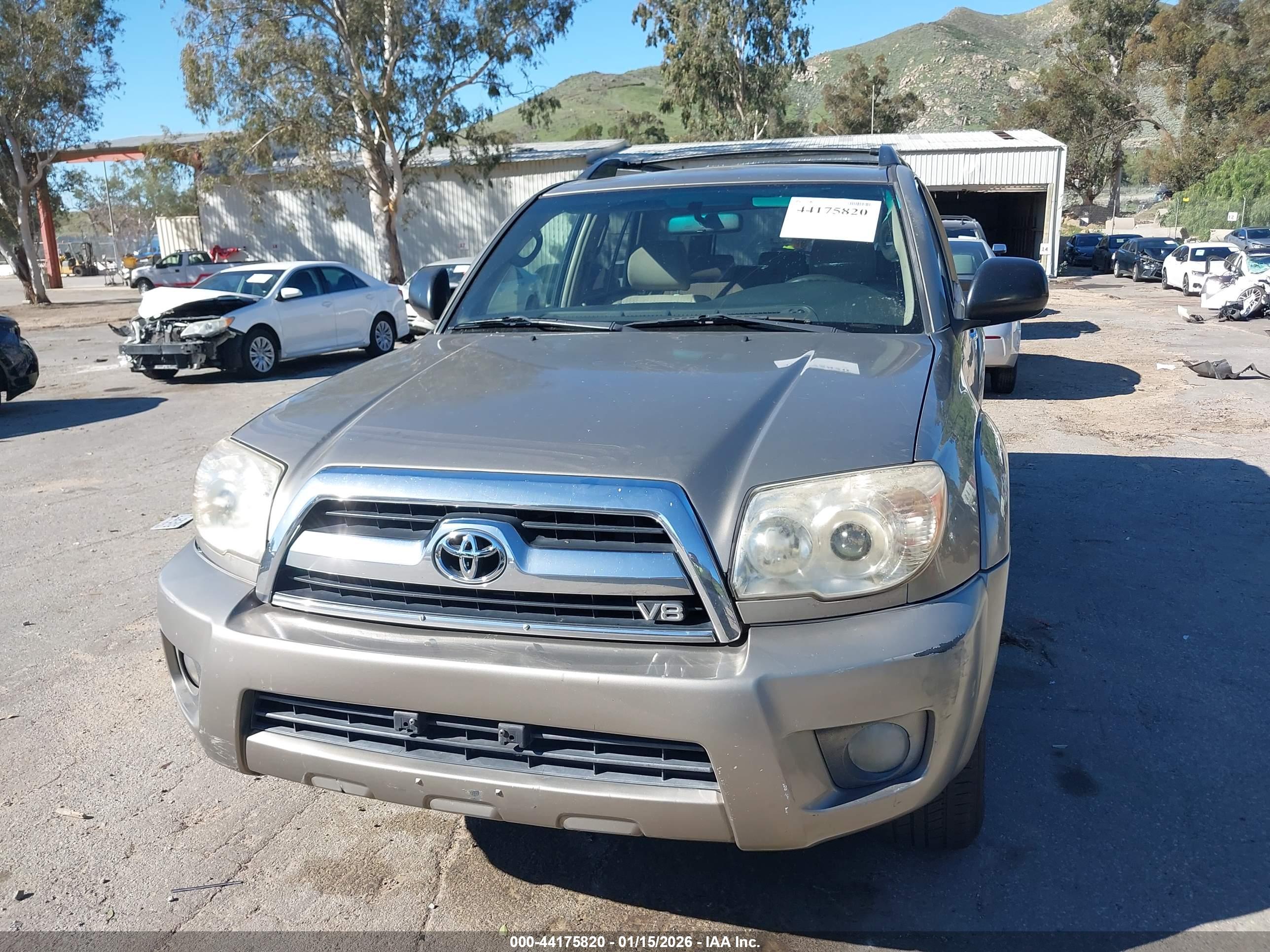 TOYOTA 4RUNNER image 6