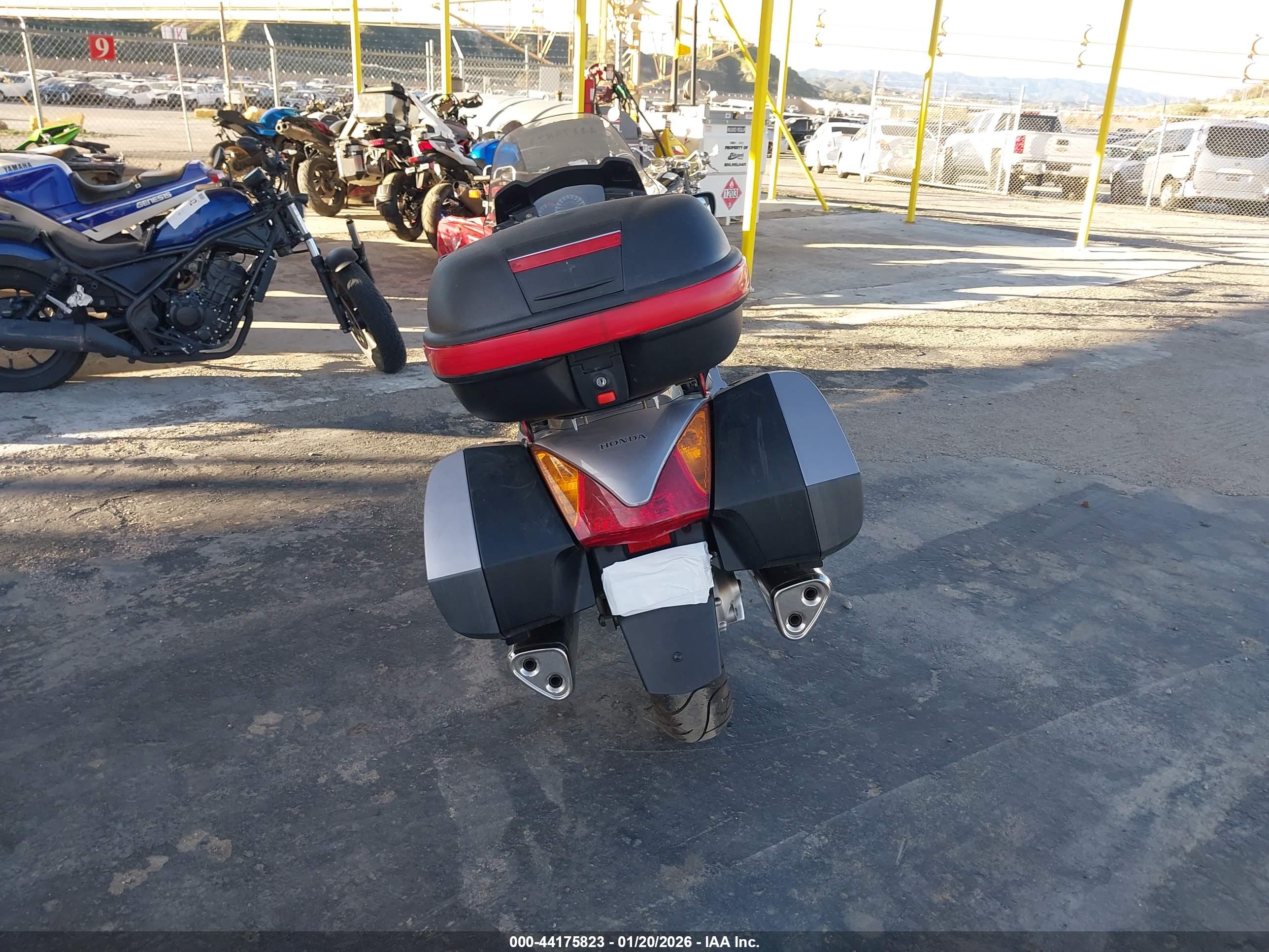 HONDA ST1300 image 6