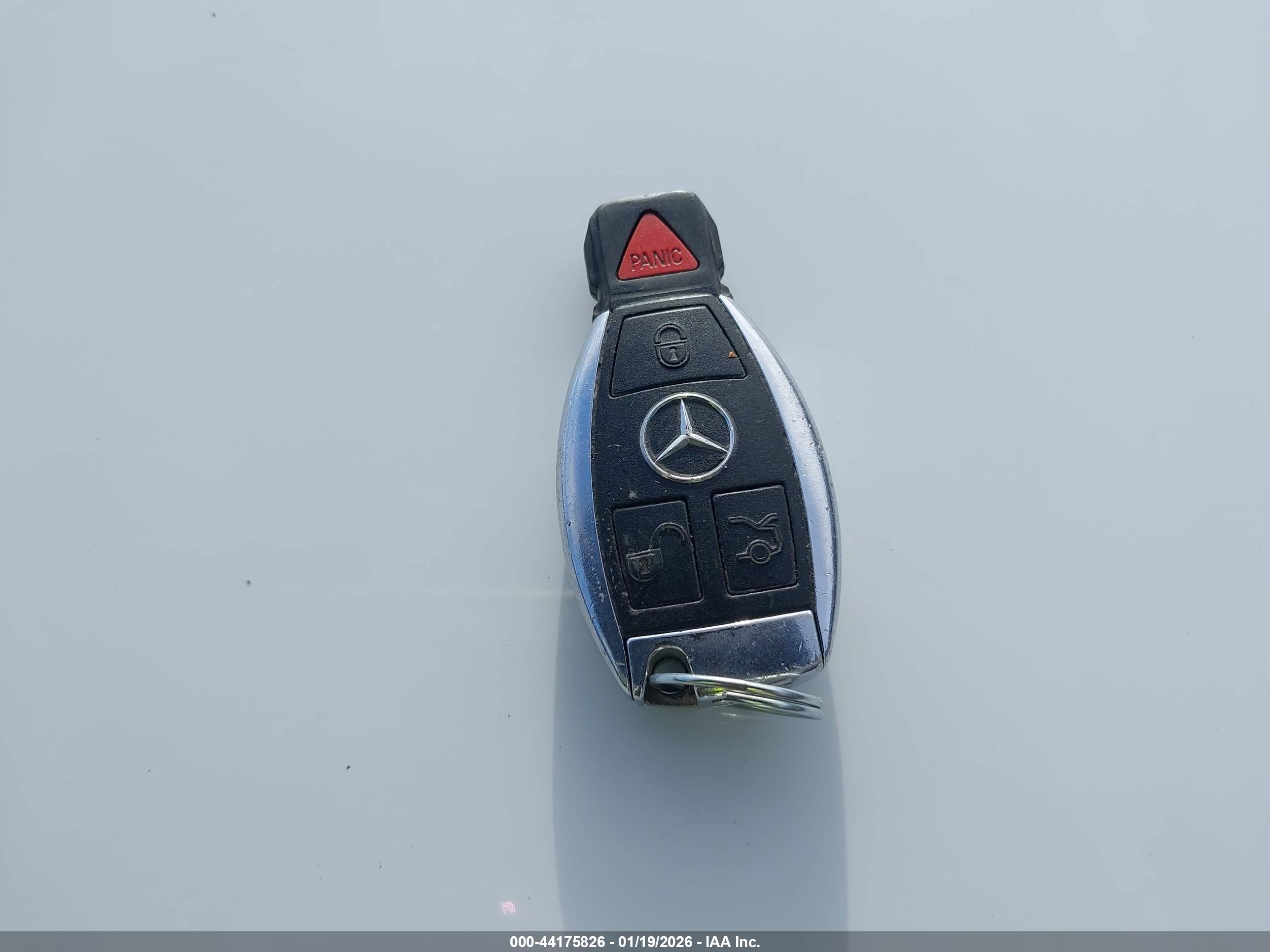 MERCEDES-BENZ E image 11