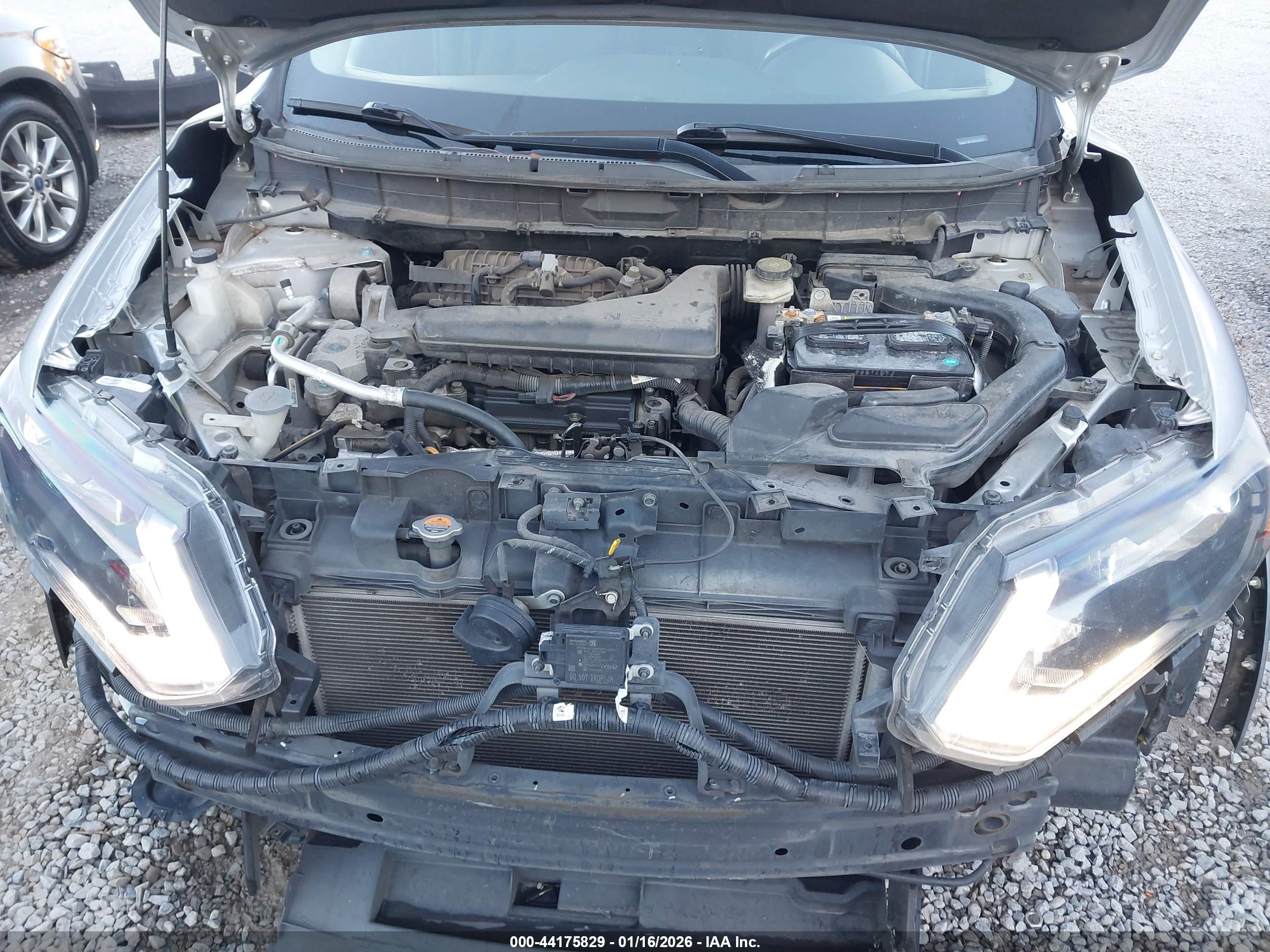 NISSAN ROGUE image 10