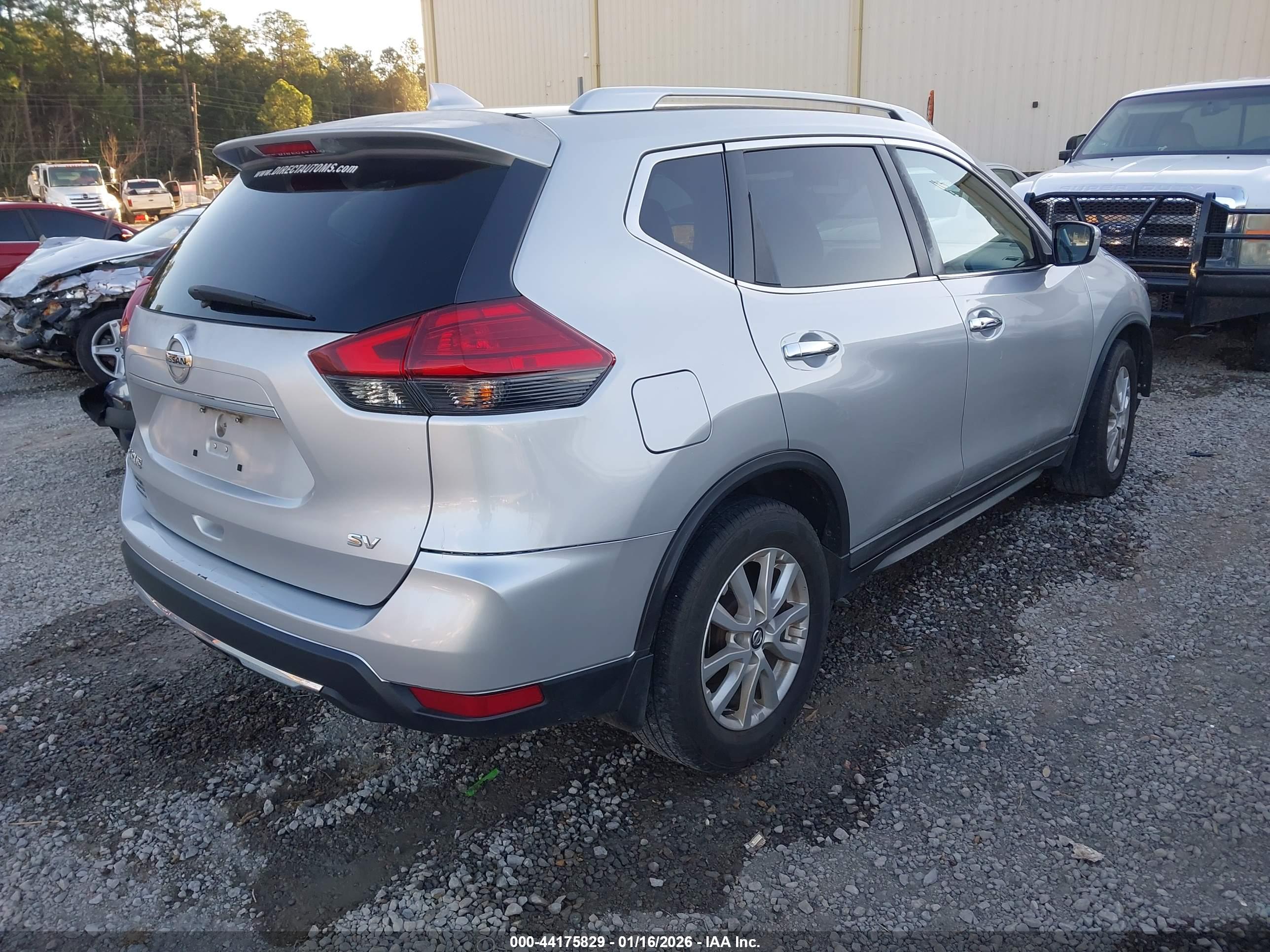 NISSAN ROGUE image 4