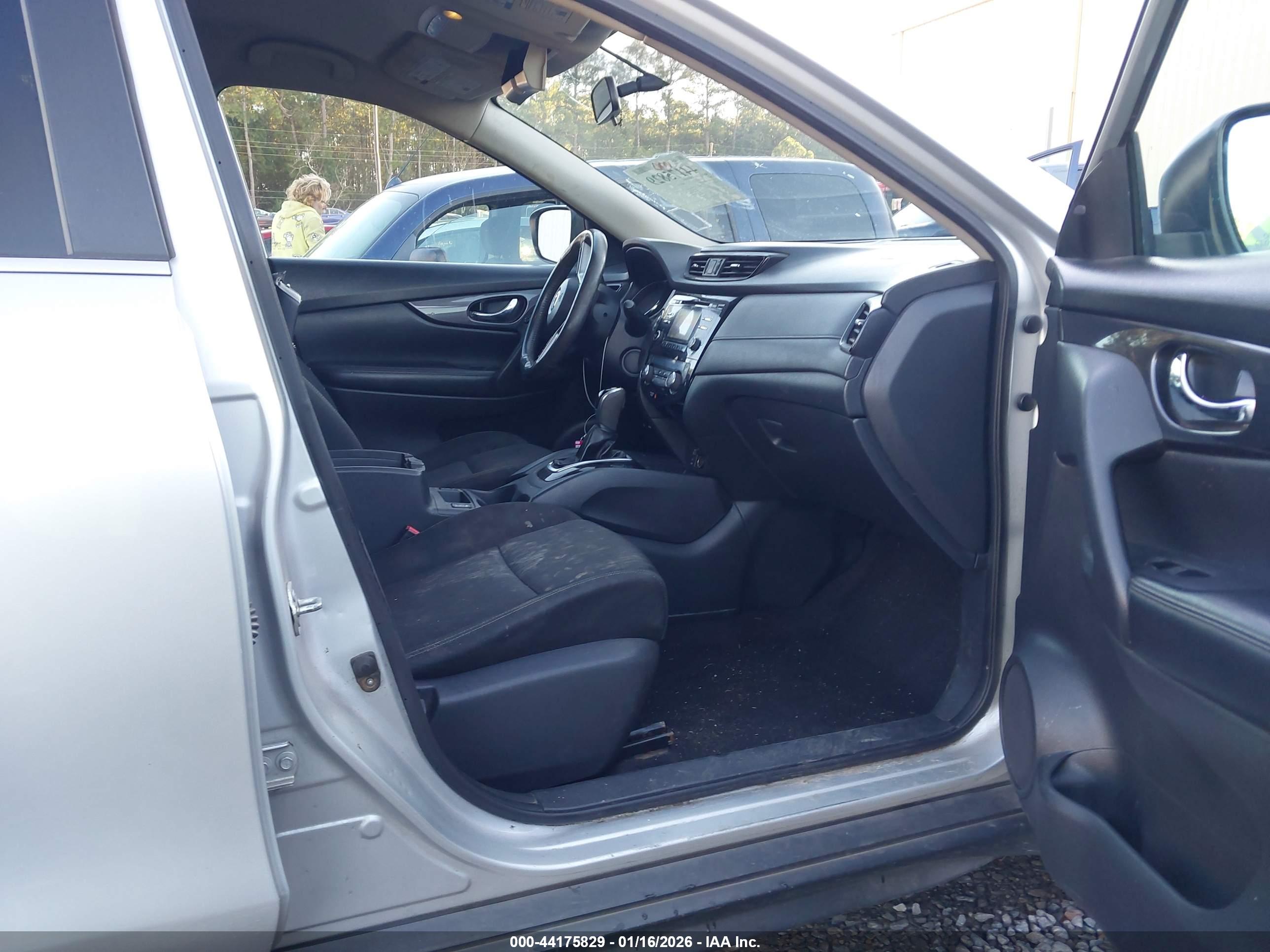 NISSAN ROGUE image 5