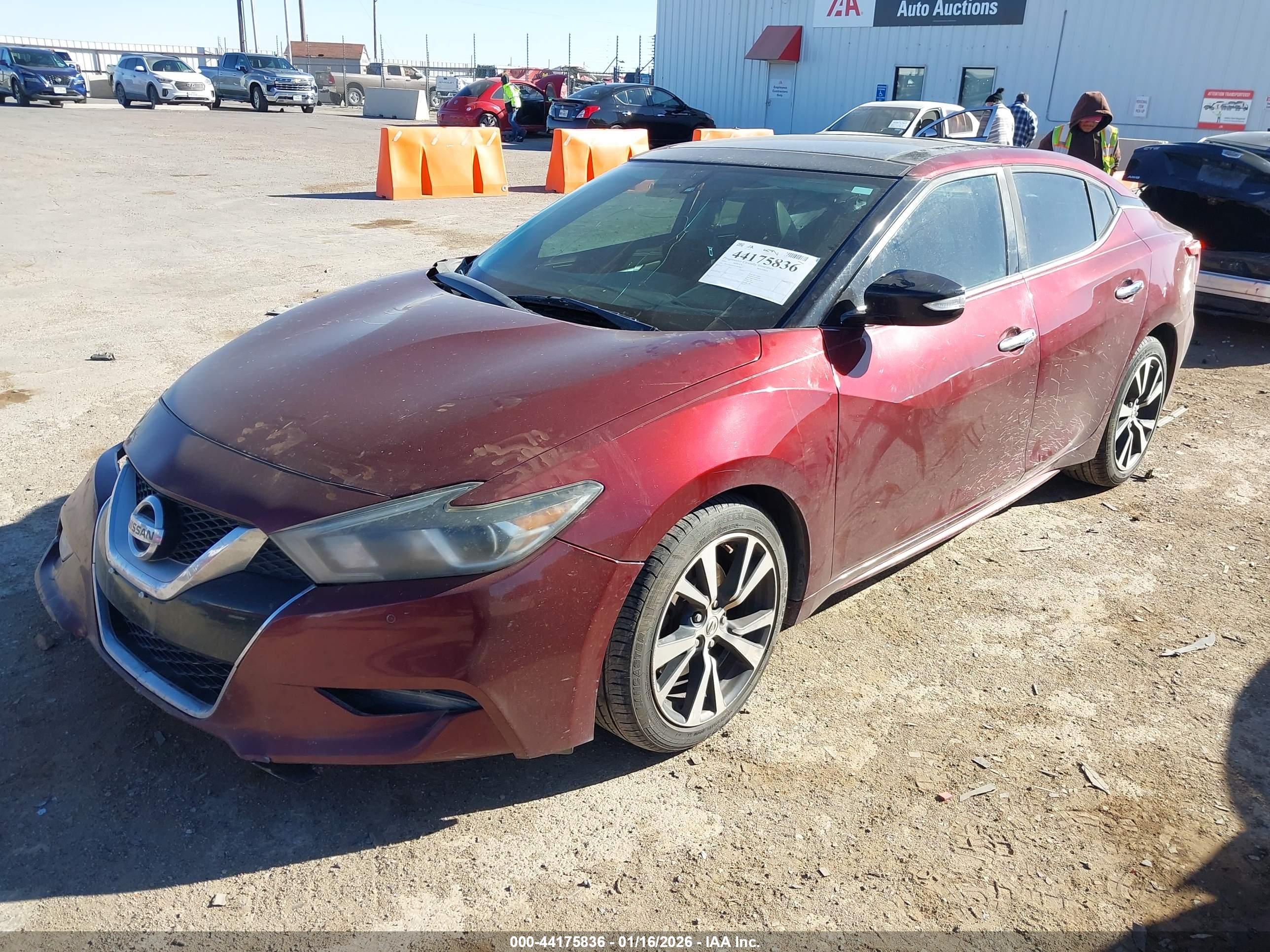 NISSAN MAXIMA image 2