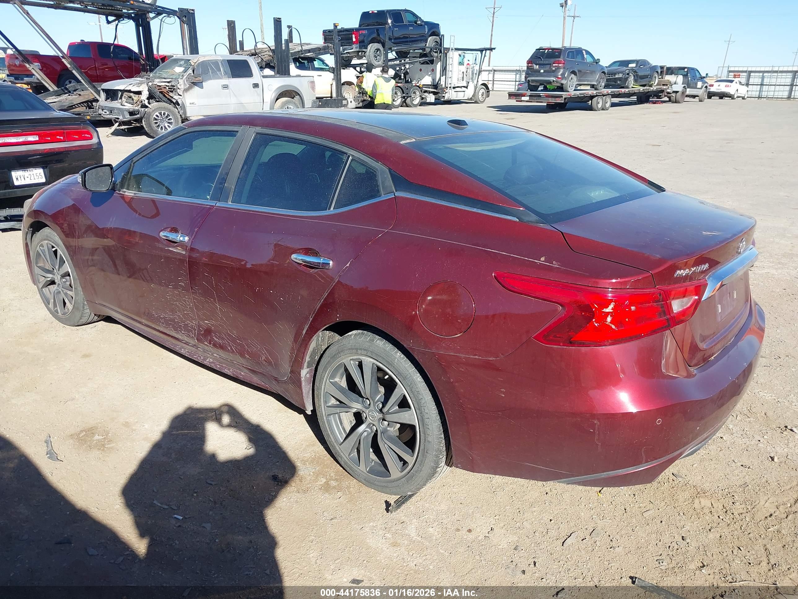 NISSAN MAXIMA image 3