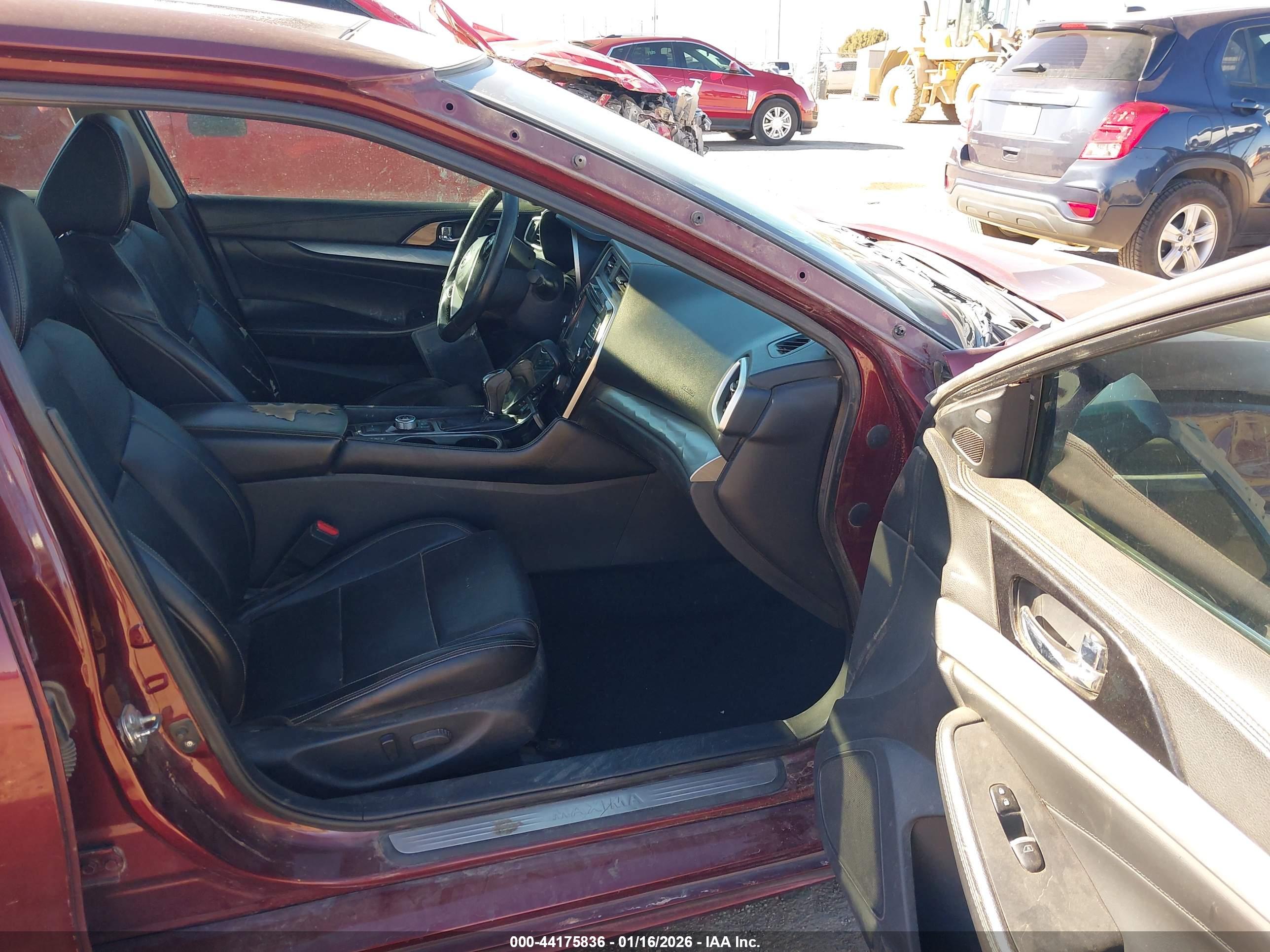 NISSAN MAXIMA image 5