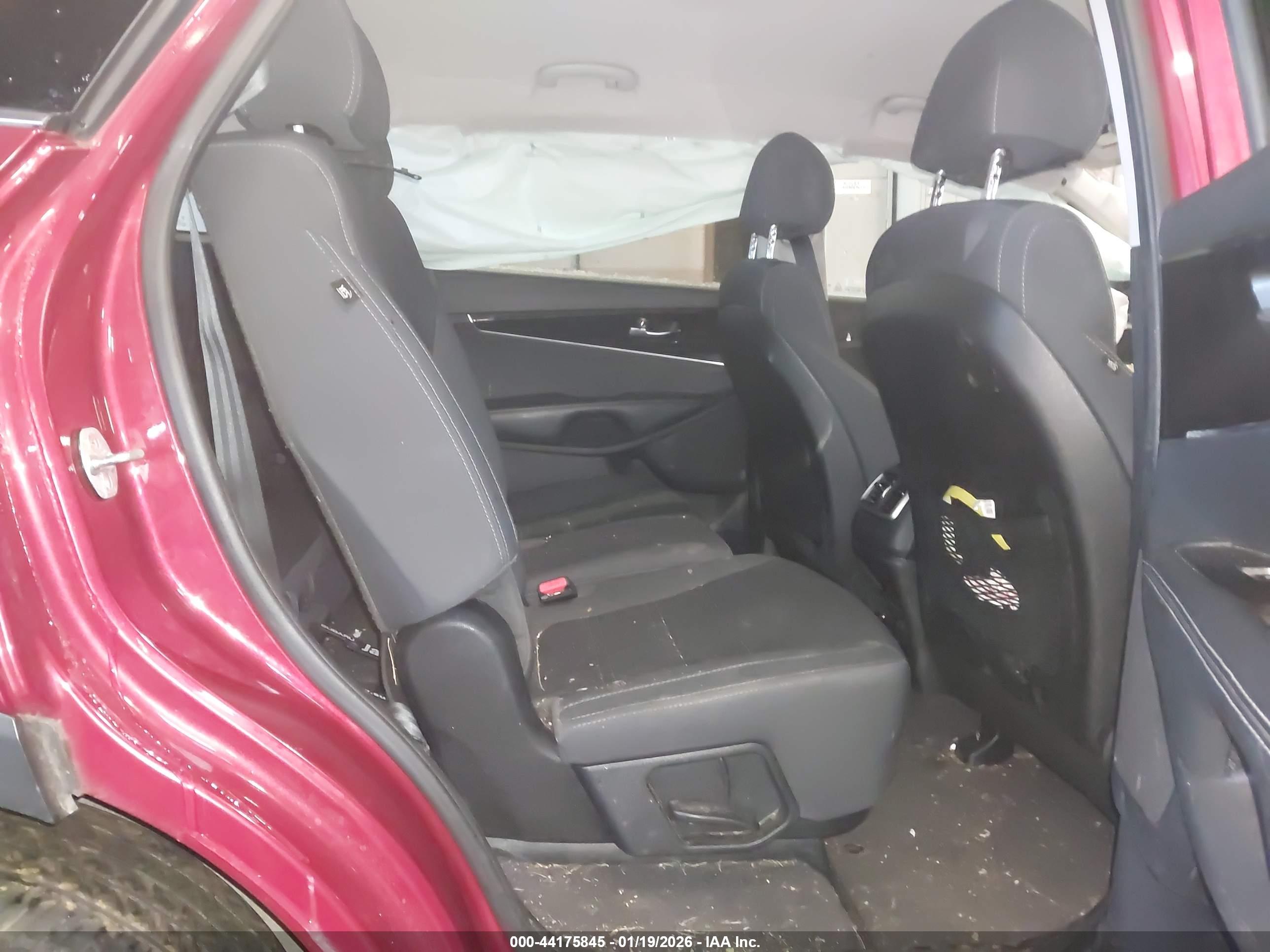 KIA SORENTO image 8