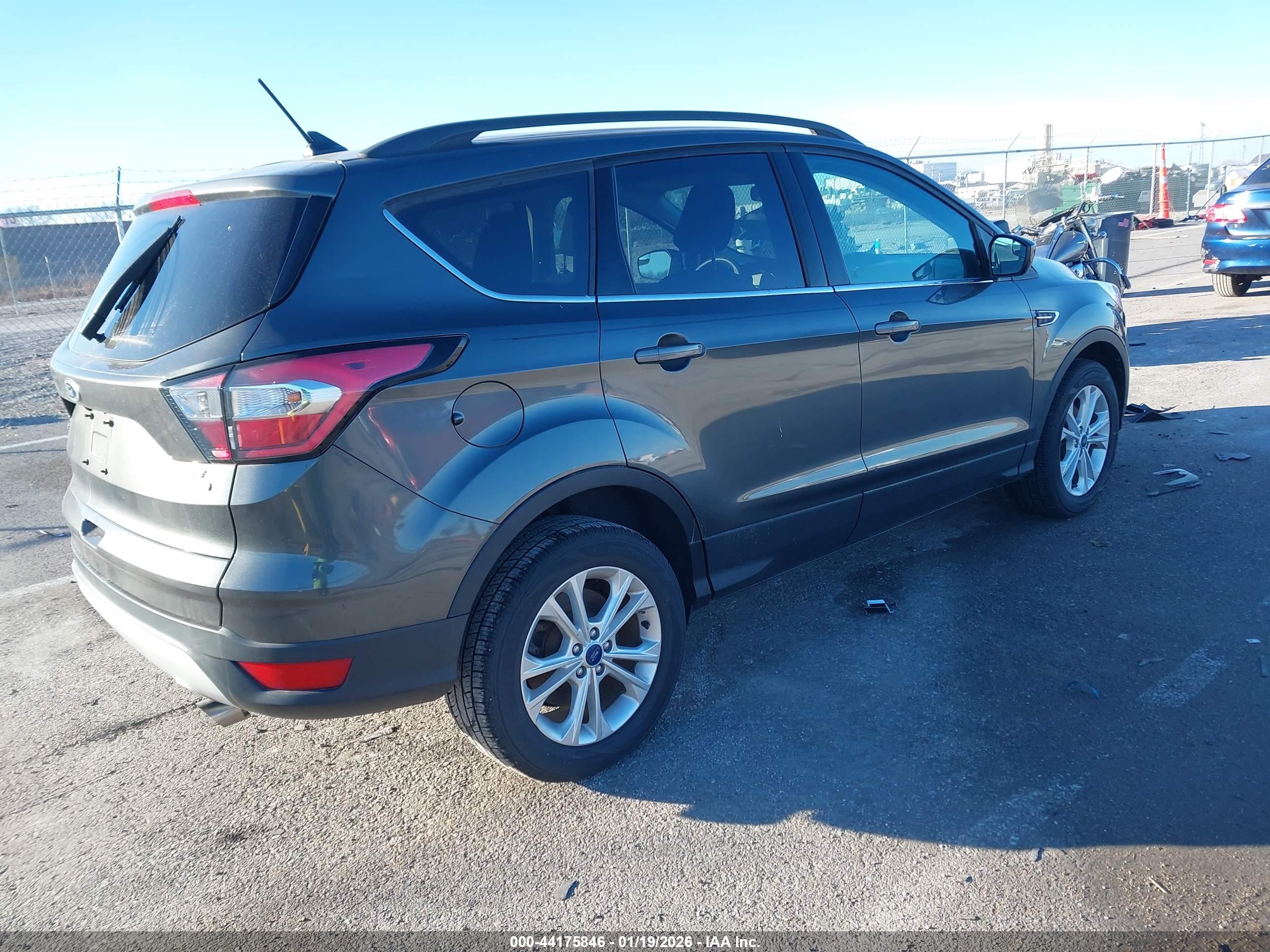 FORD ESCAPE image 4