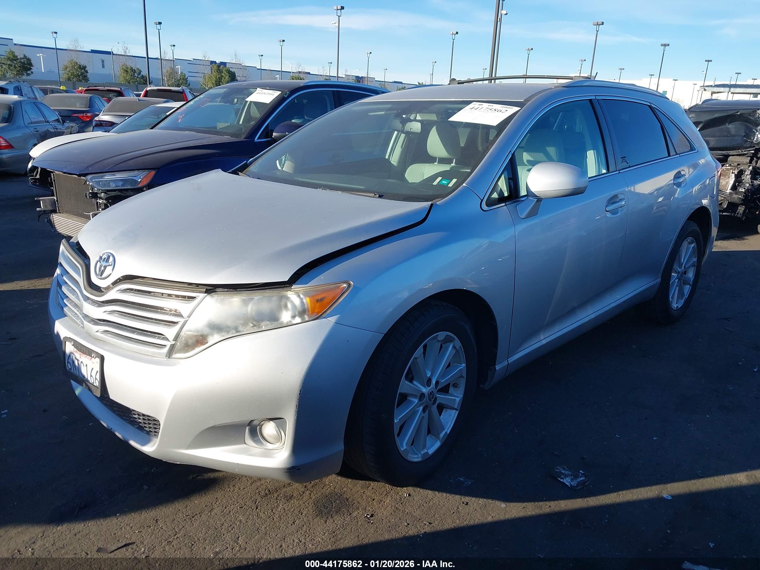 TOYOTA VENZA image 2