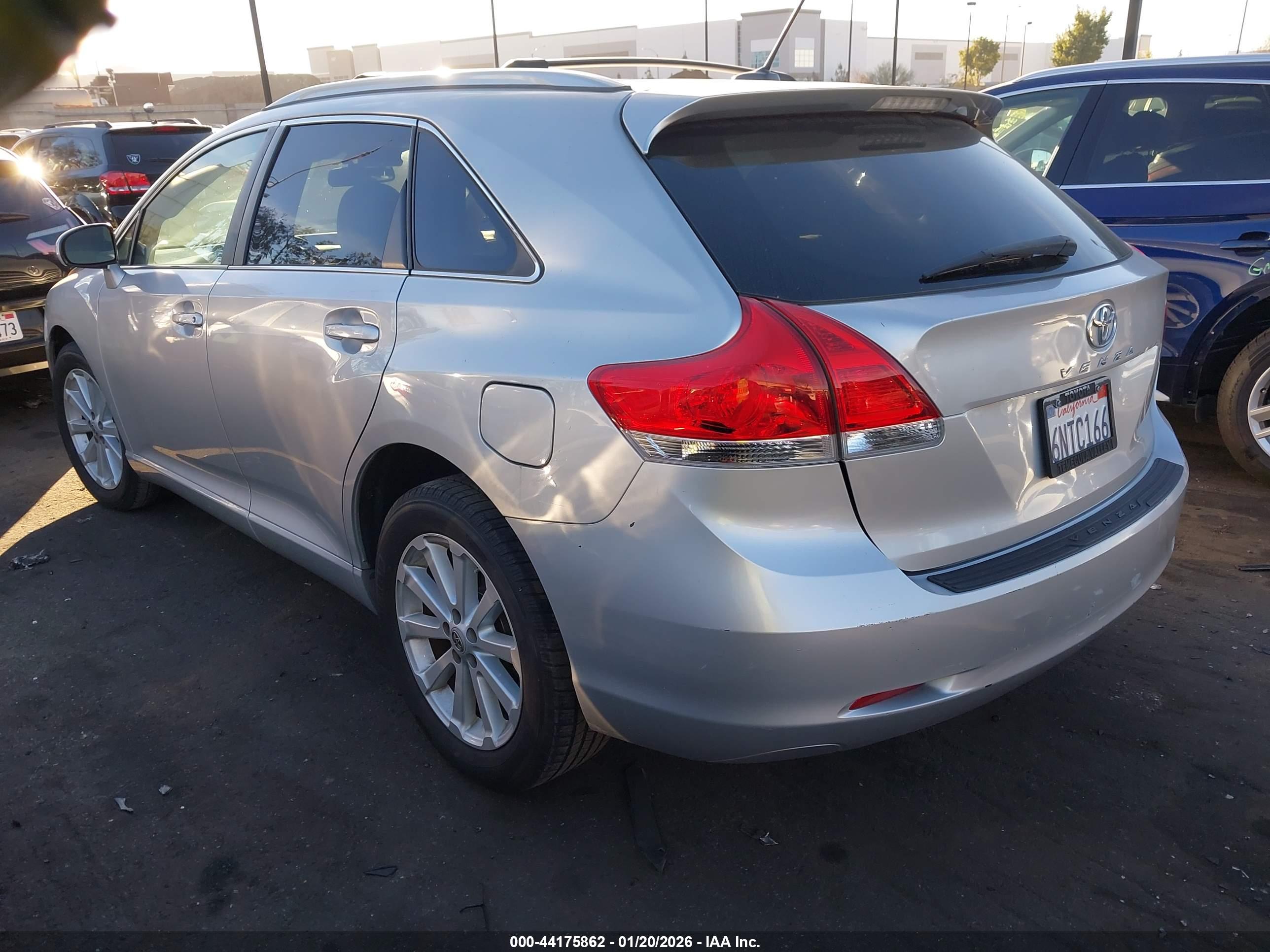 TOYOTA VENZA image 3