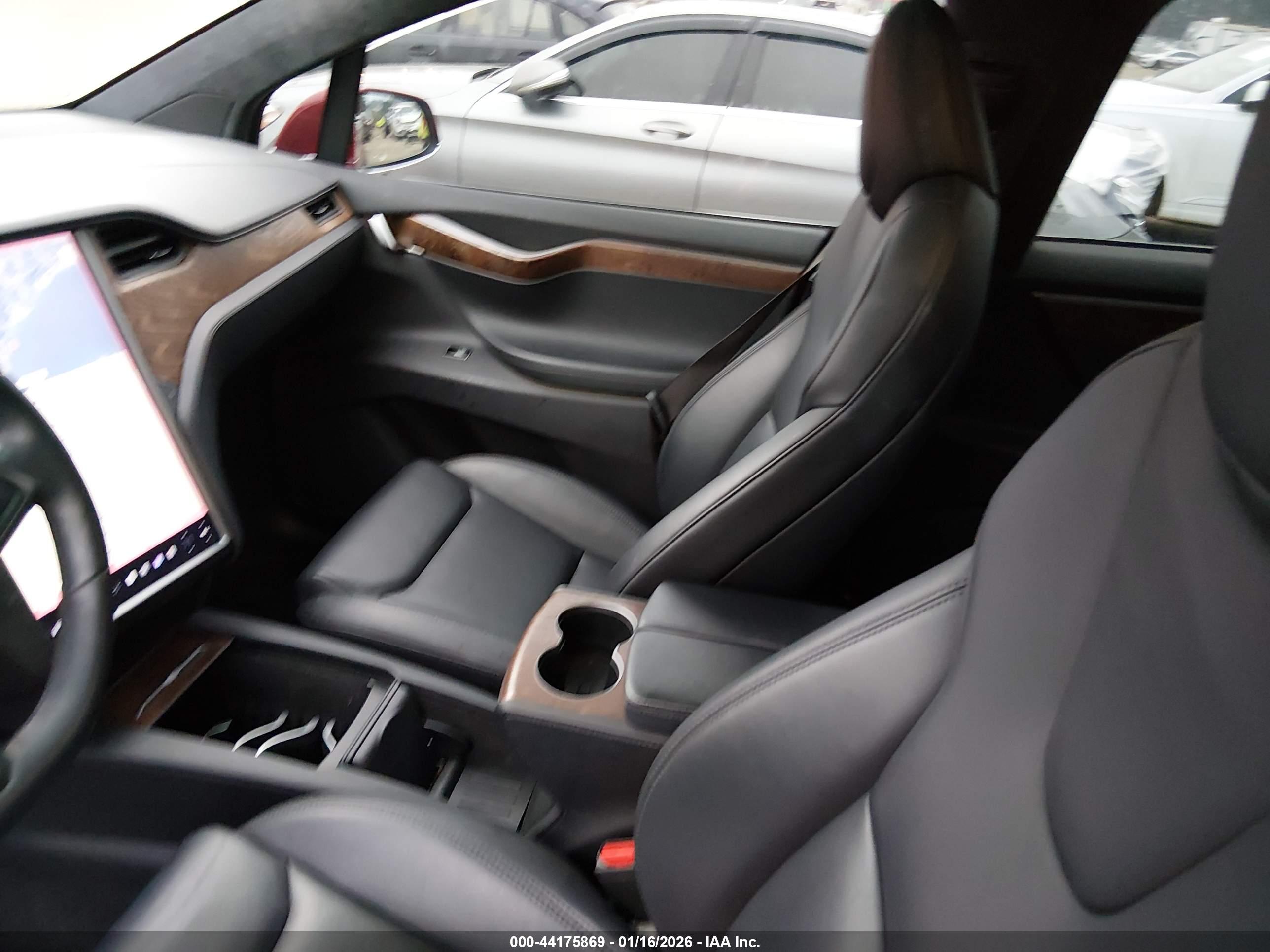 TESLA MODEL image 5