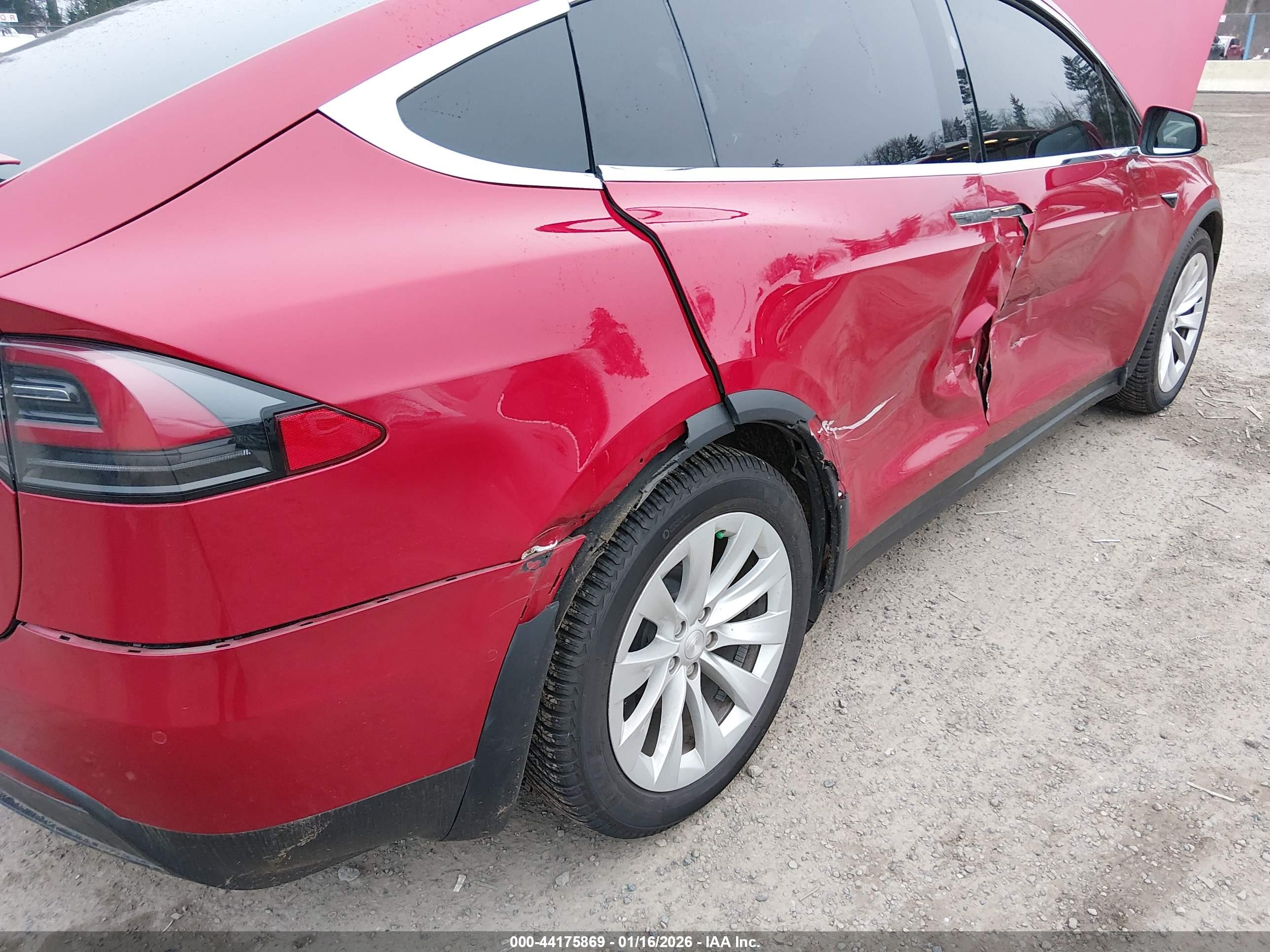 TESLA MODEL image 6