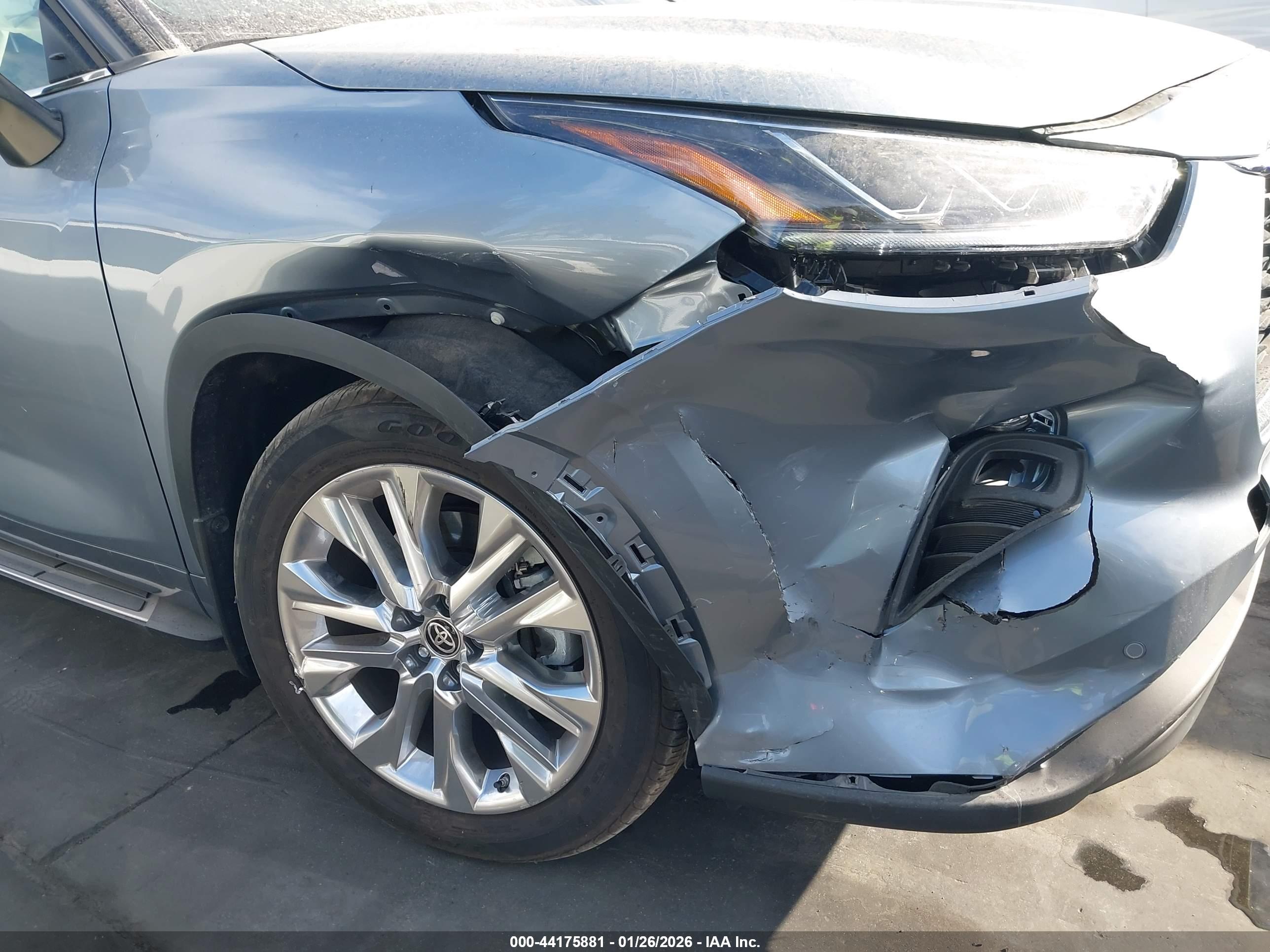 TOYOTA HIGHLANDER image 6