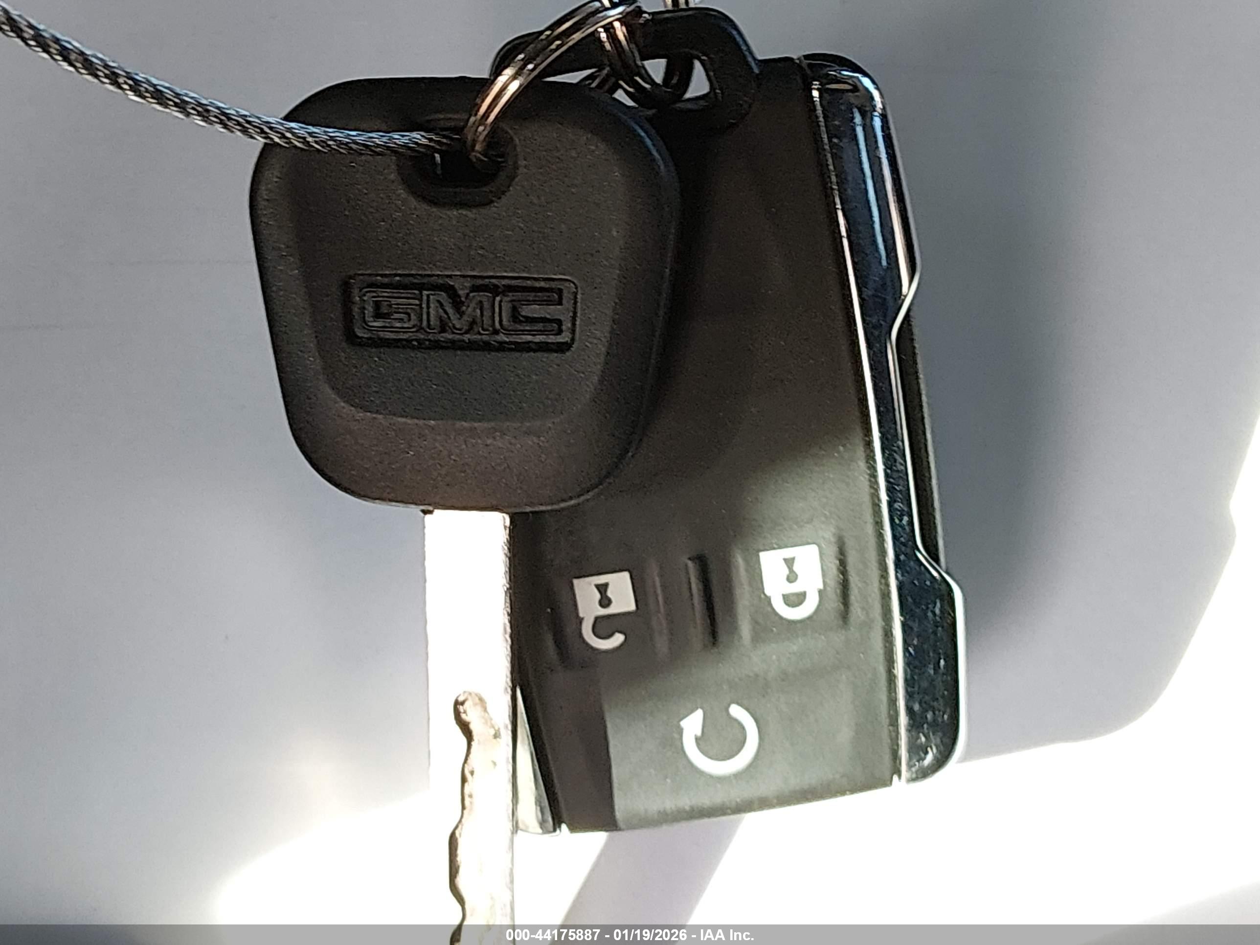 GMC SIERRA image 11