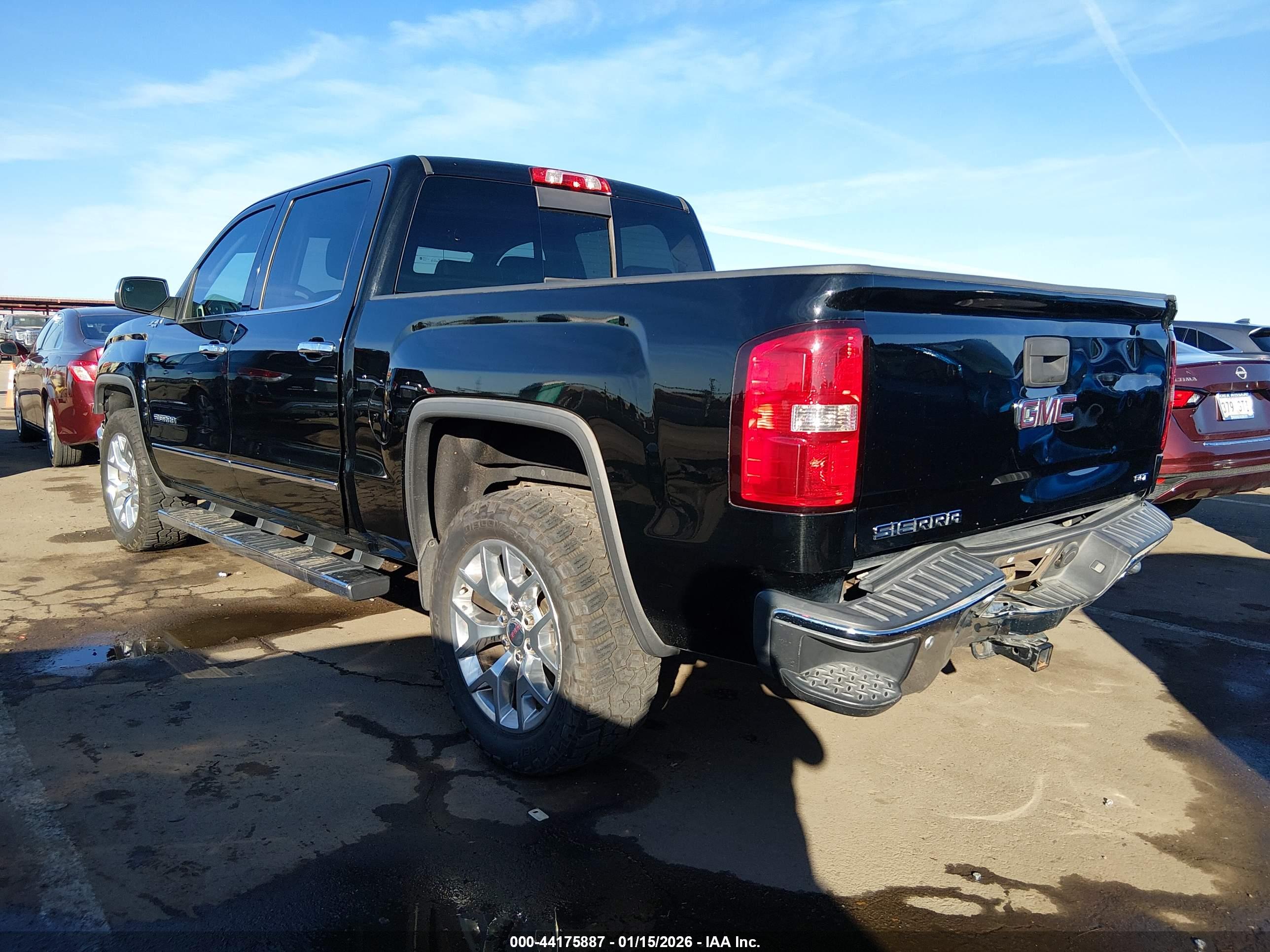 GMC SIERRA image 3