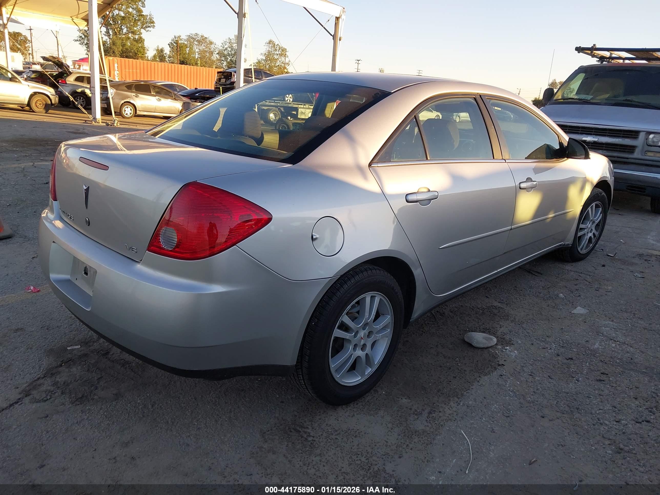 PONTIAC G6 image 4