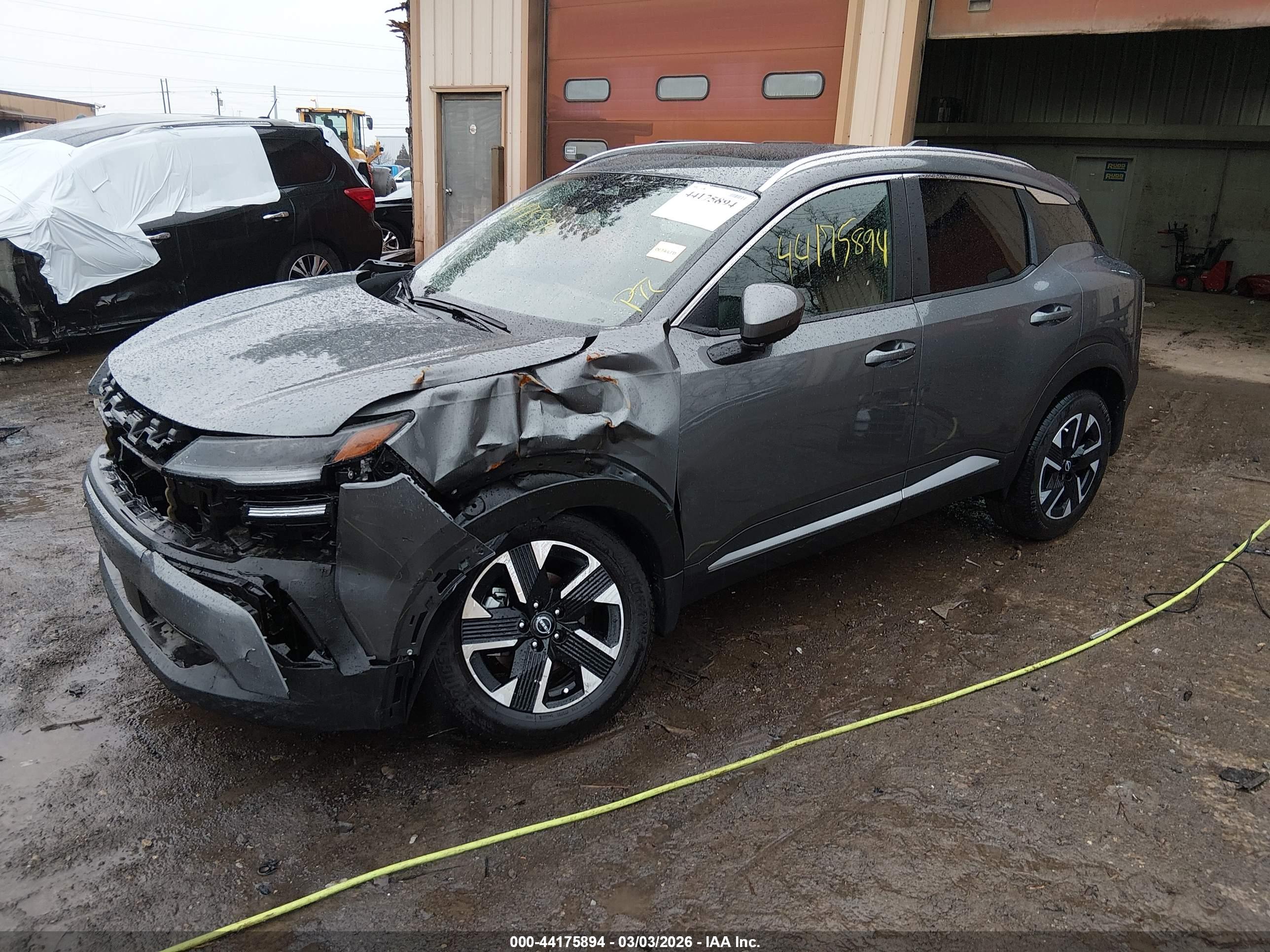 NISSAN KICKS image 2