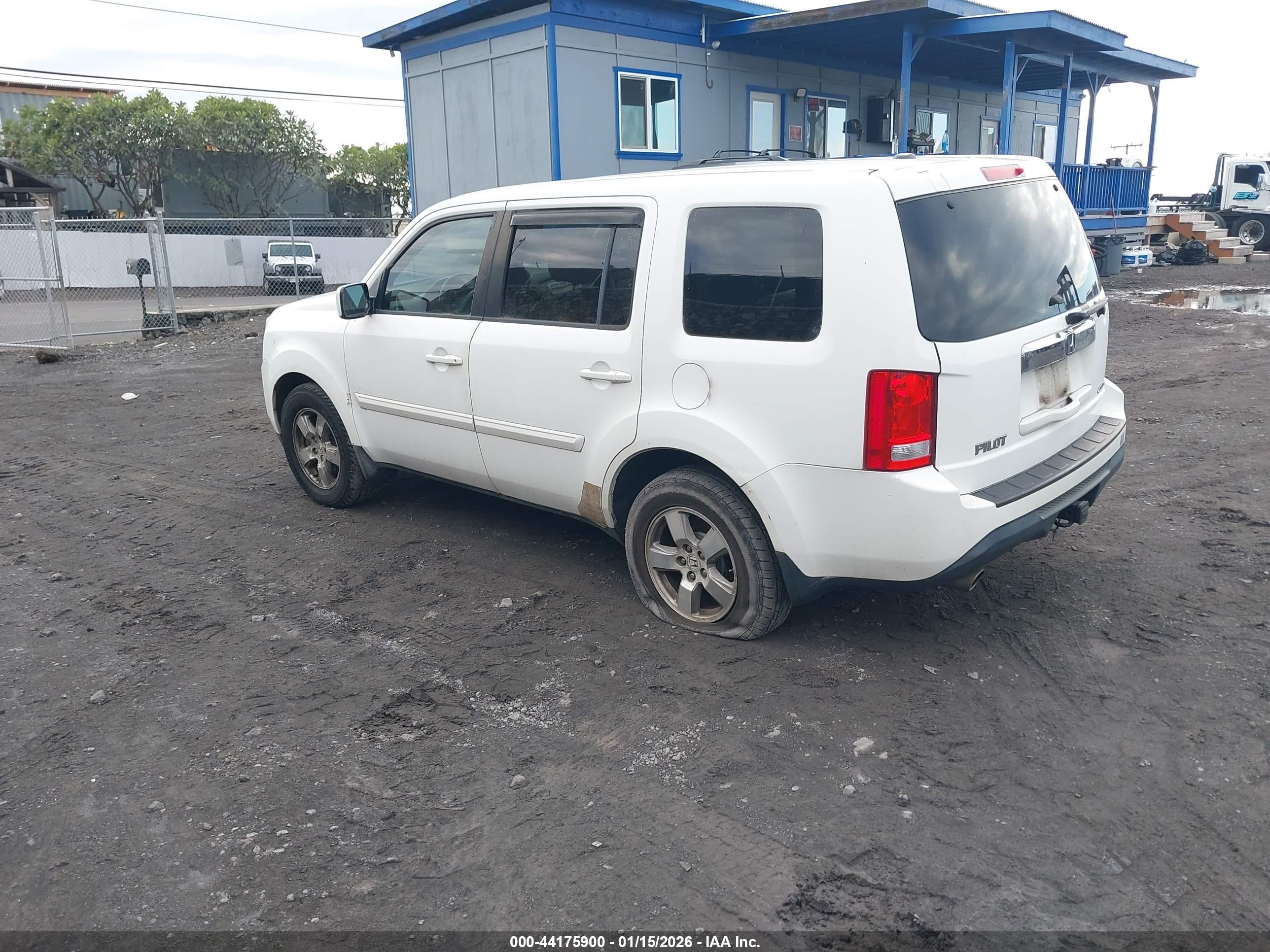 HONDA PILOT image 3