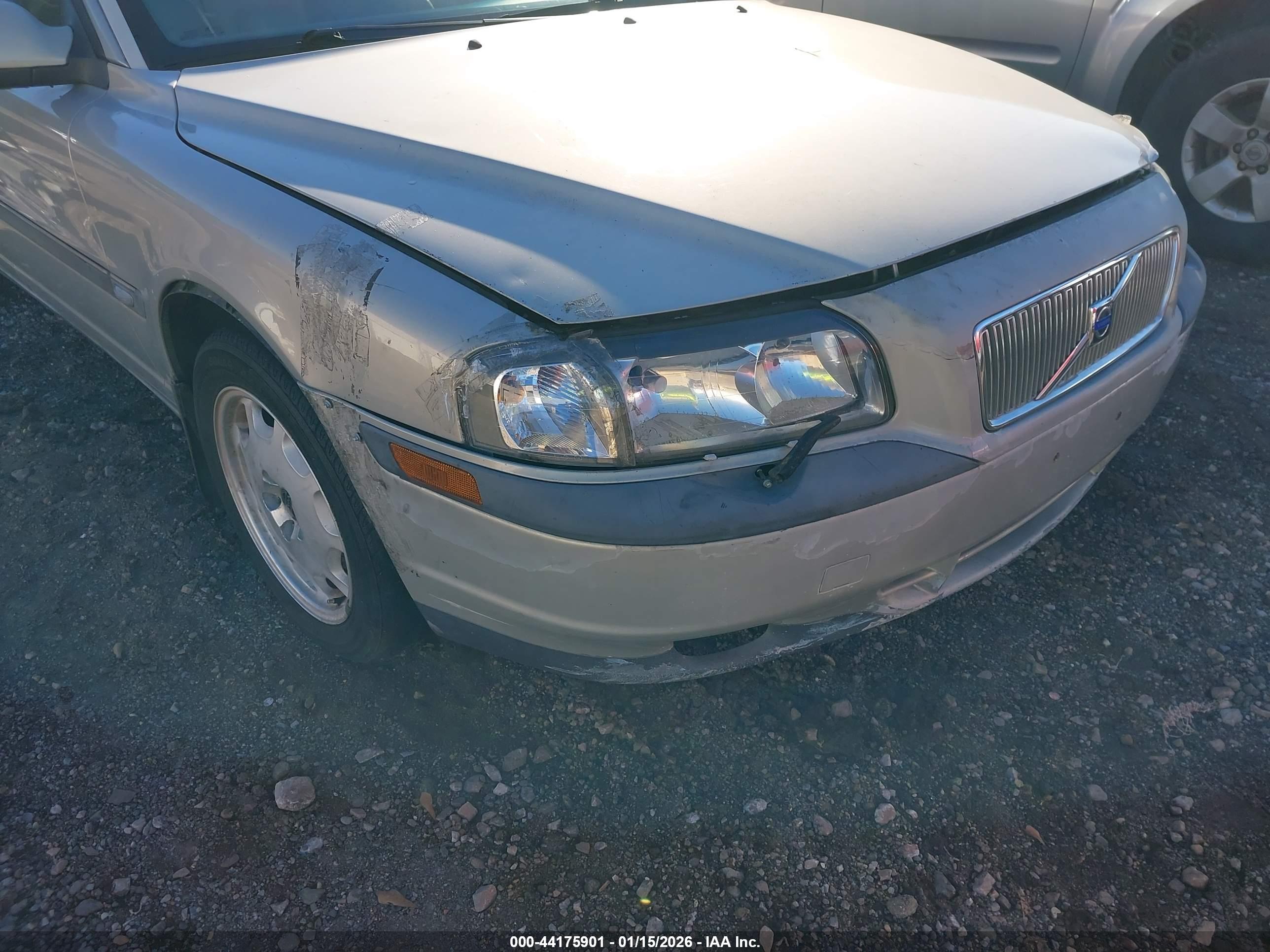 VOLVO S80 image 6