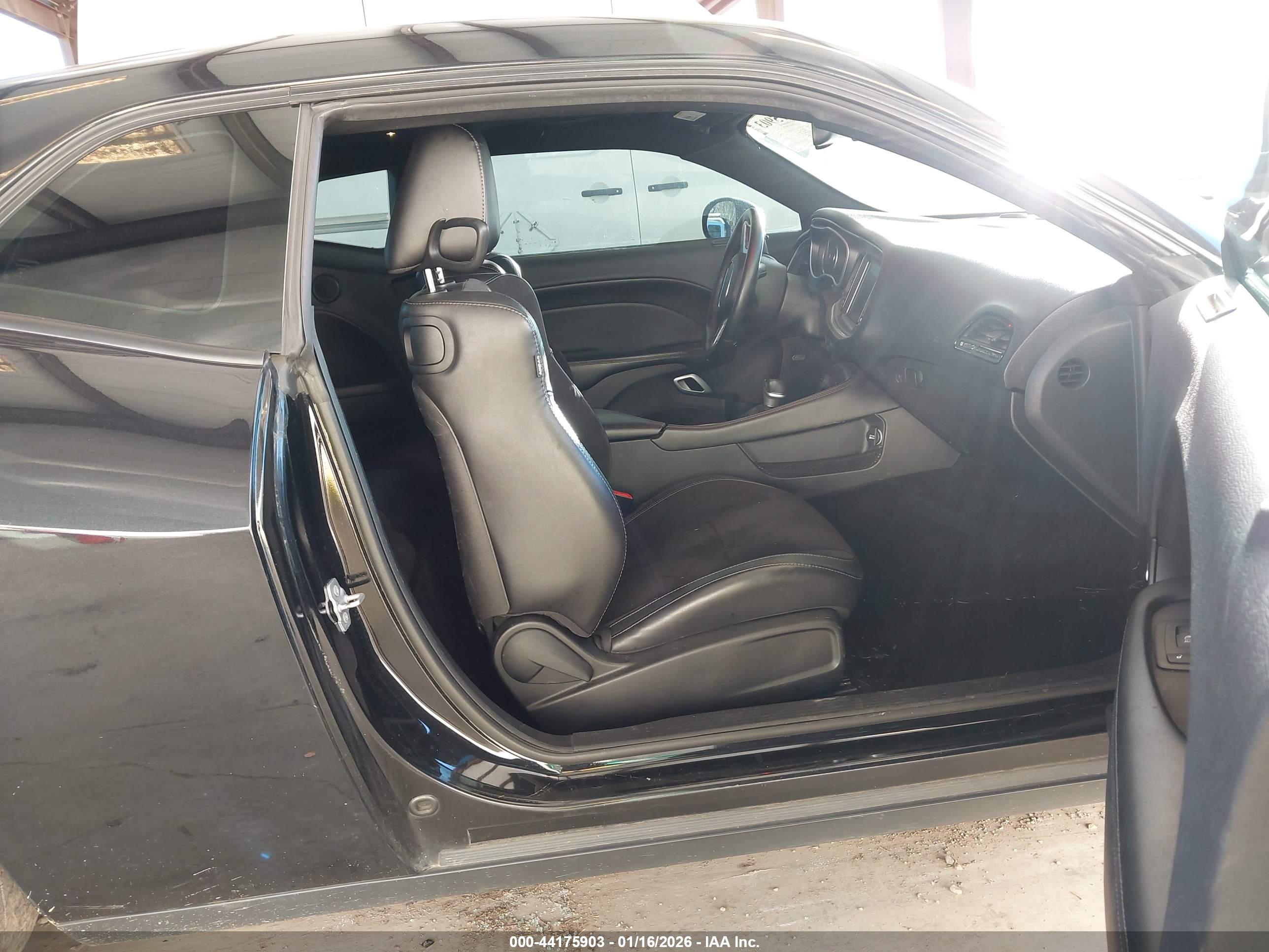 DODGE CHALLENGER image 5