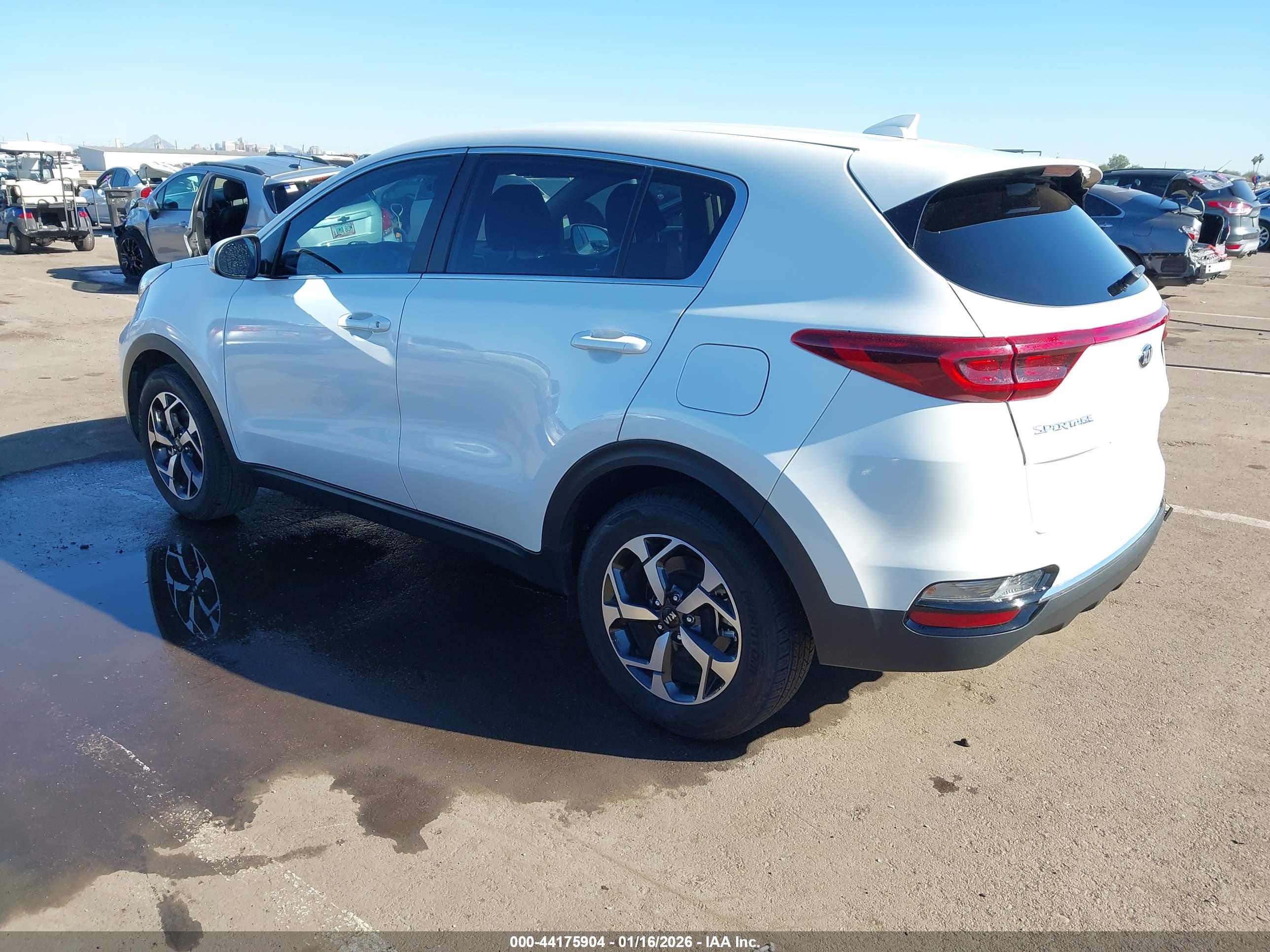 KIA SPORTAGE image 3
