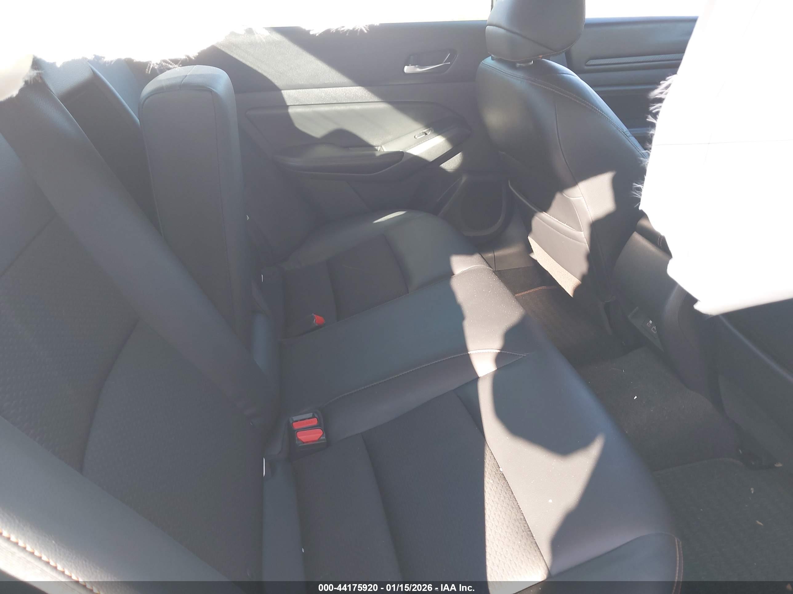 NISSAN ALTIMA image 8