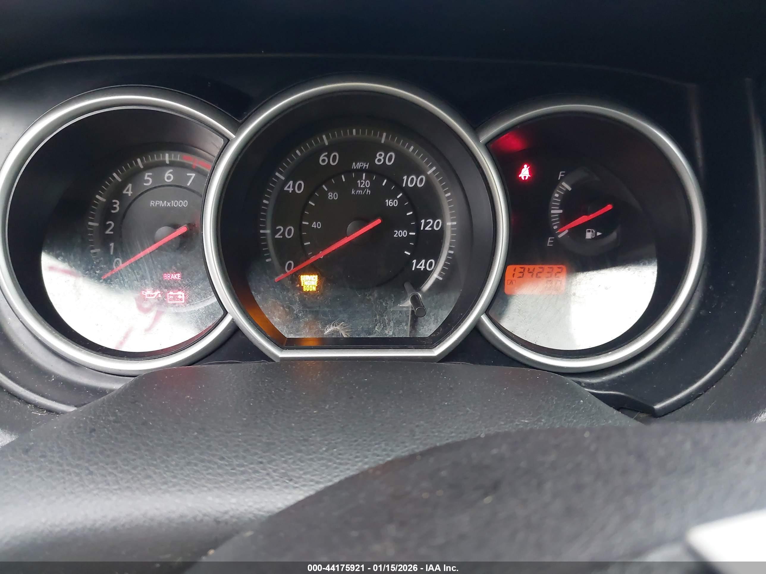 NISSAN VERSA image 7