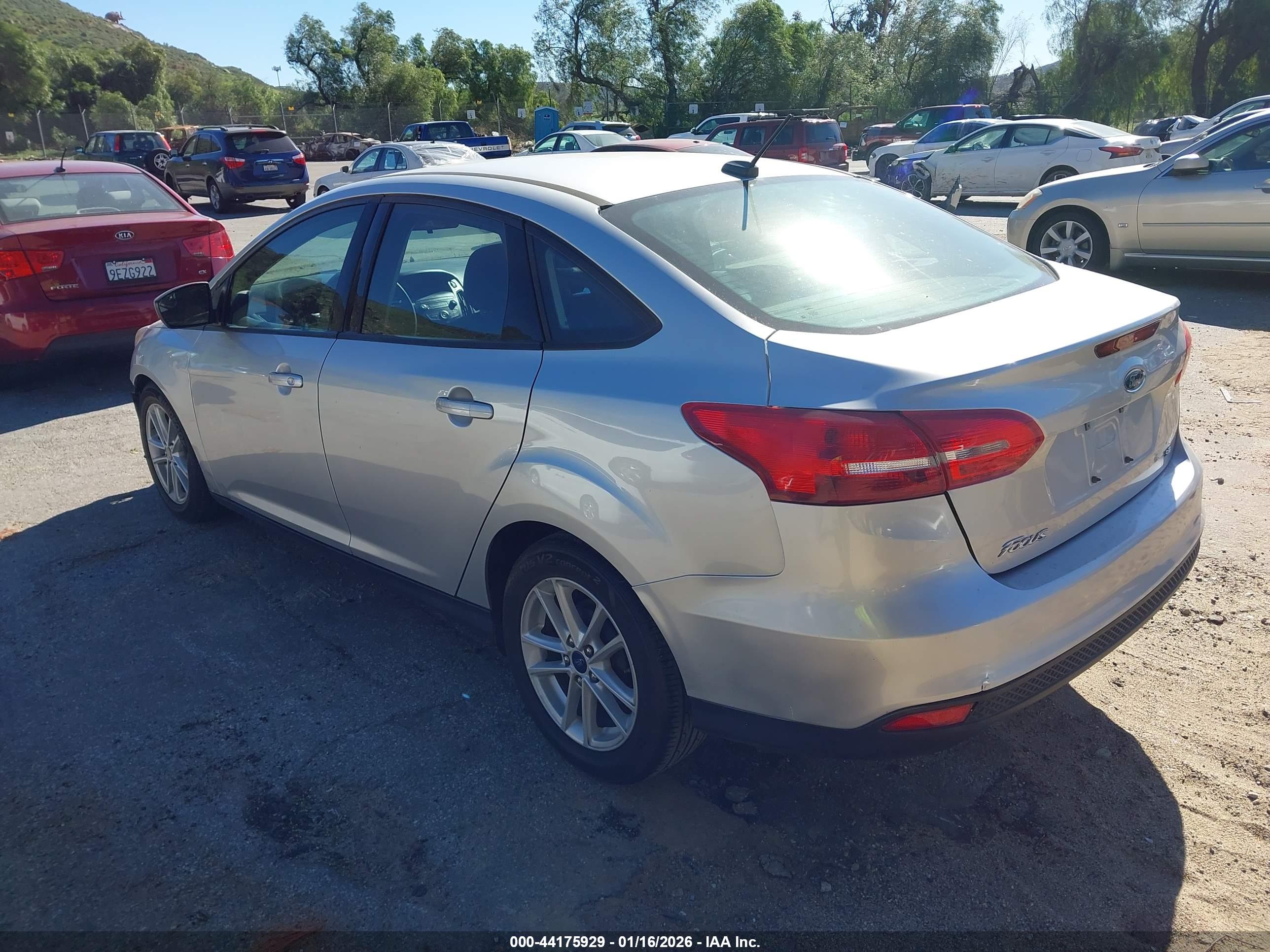 FORD FOCUS image 3