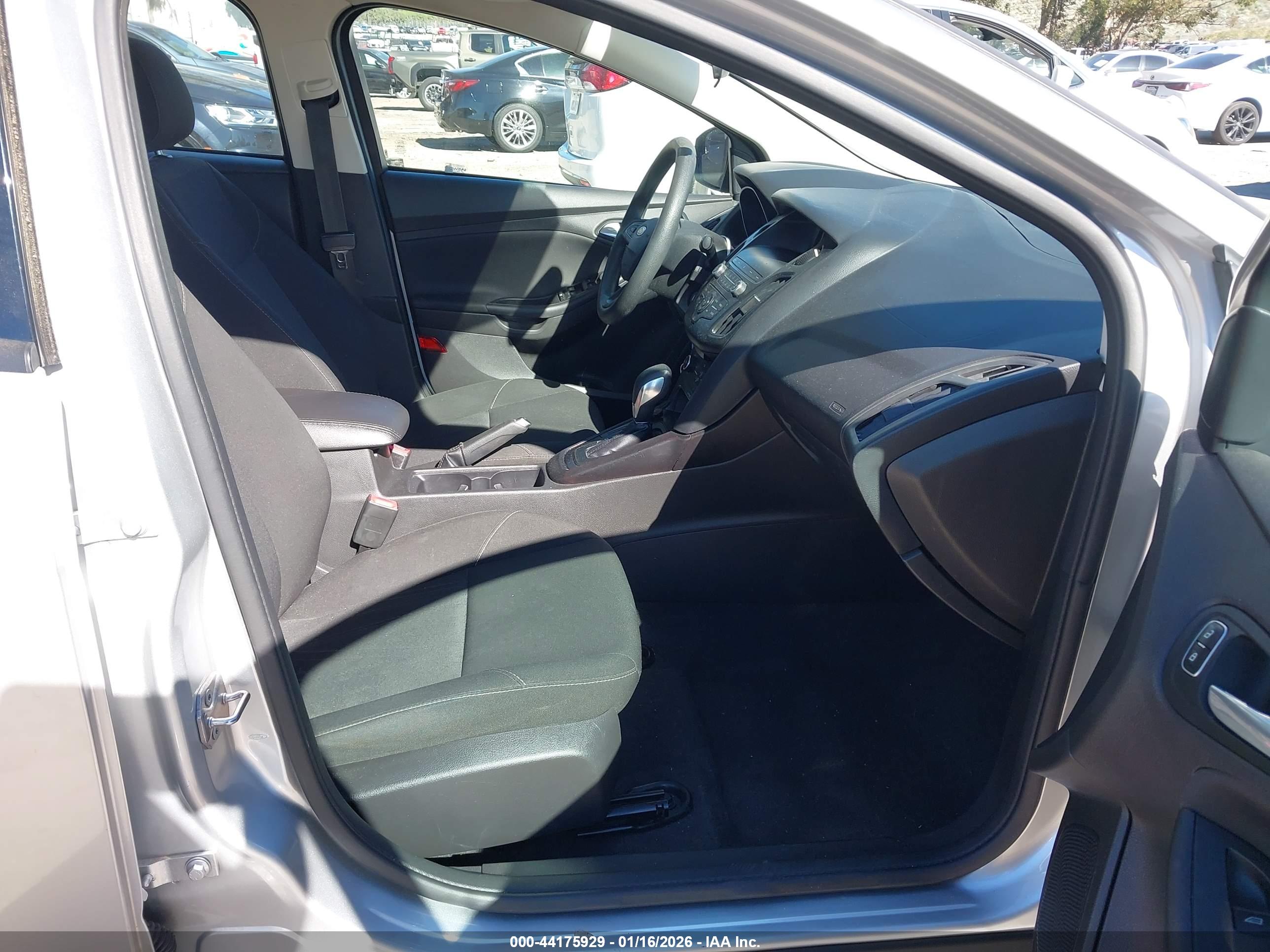 FORD FOCUS image 5