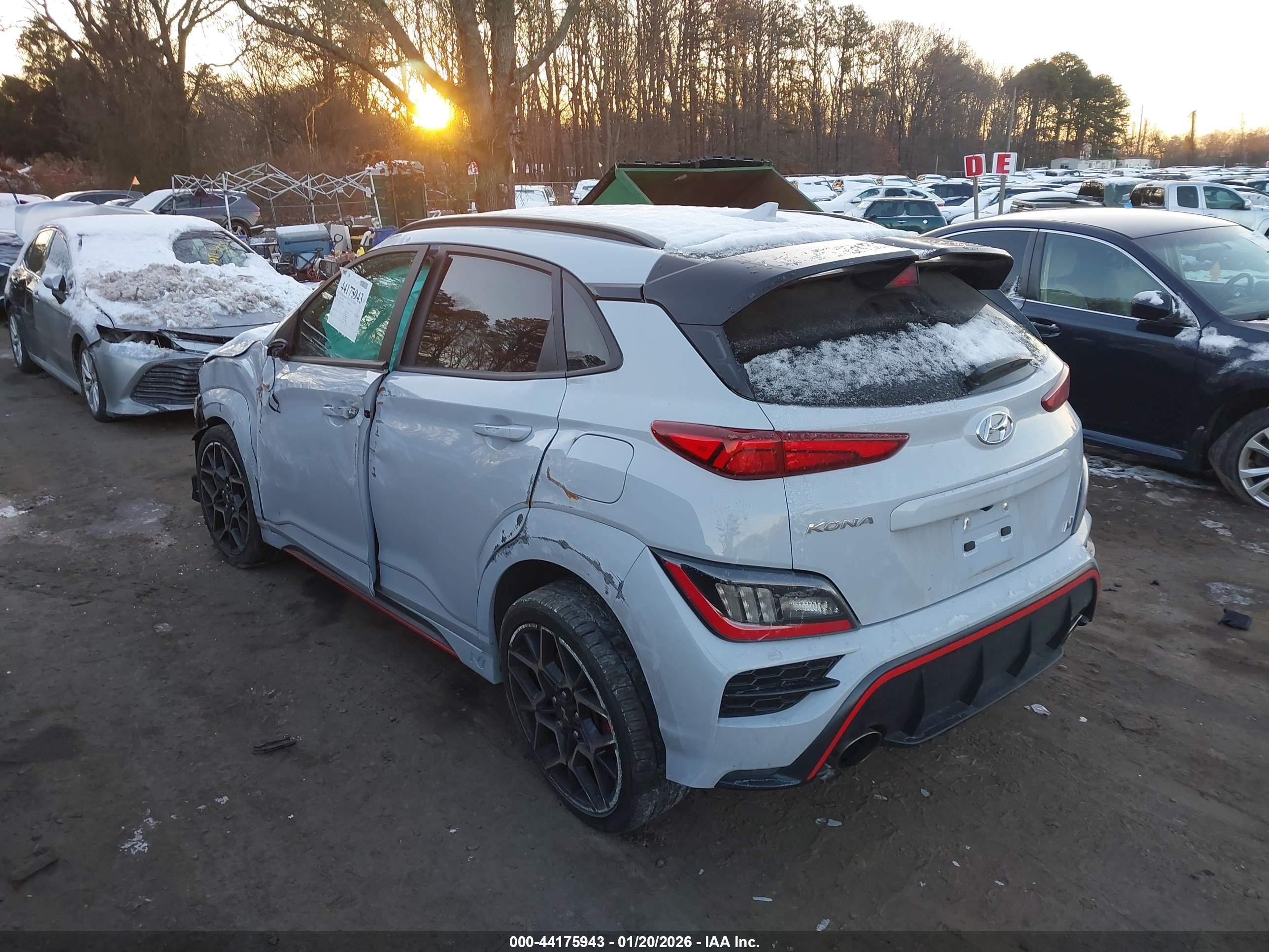 HYUNDAI KONA image 3