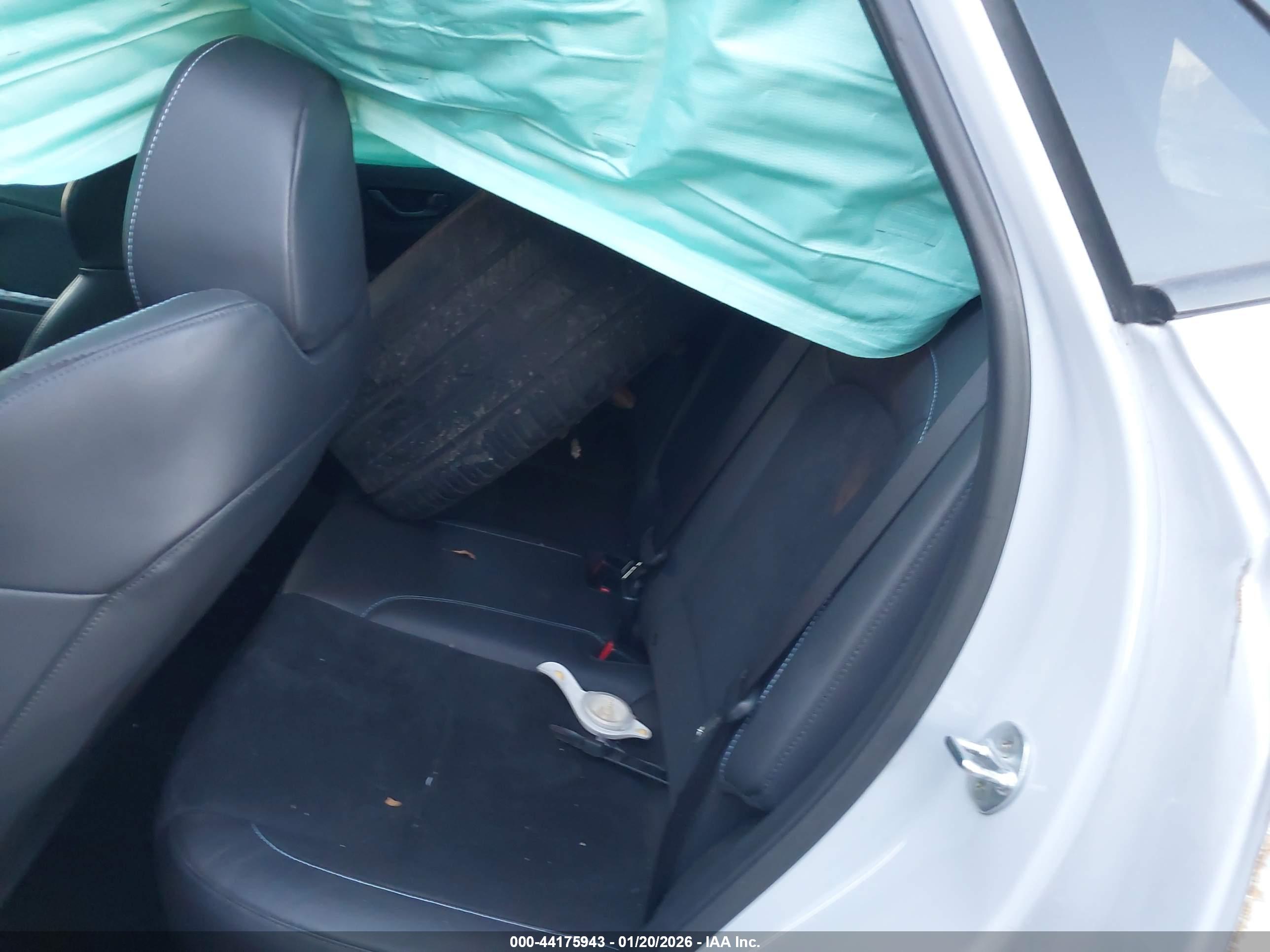 HYUNDAI KONA image 8